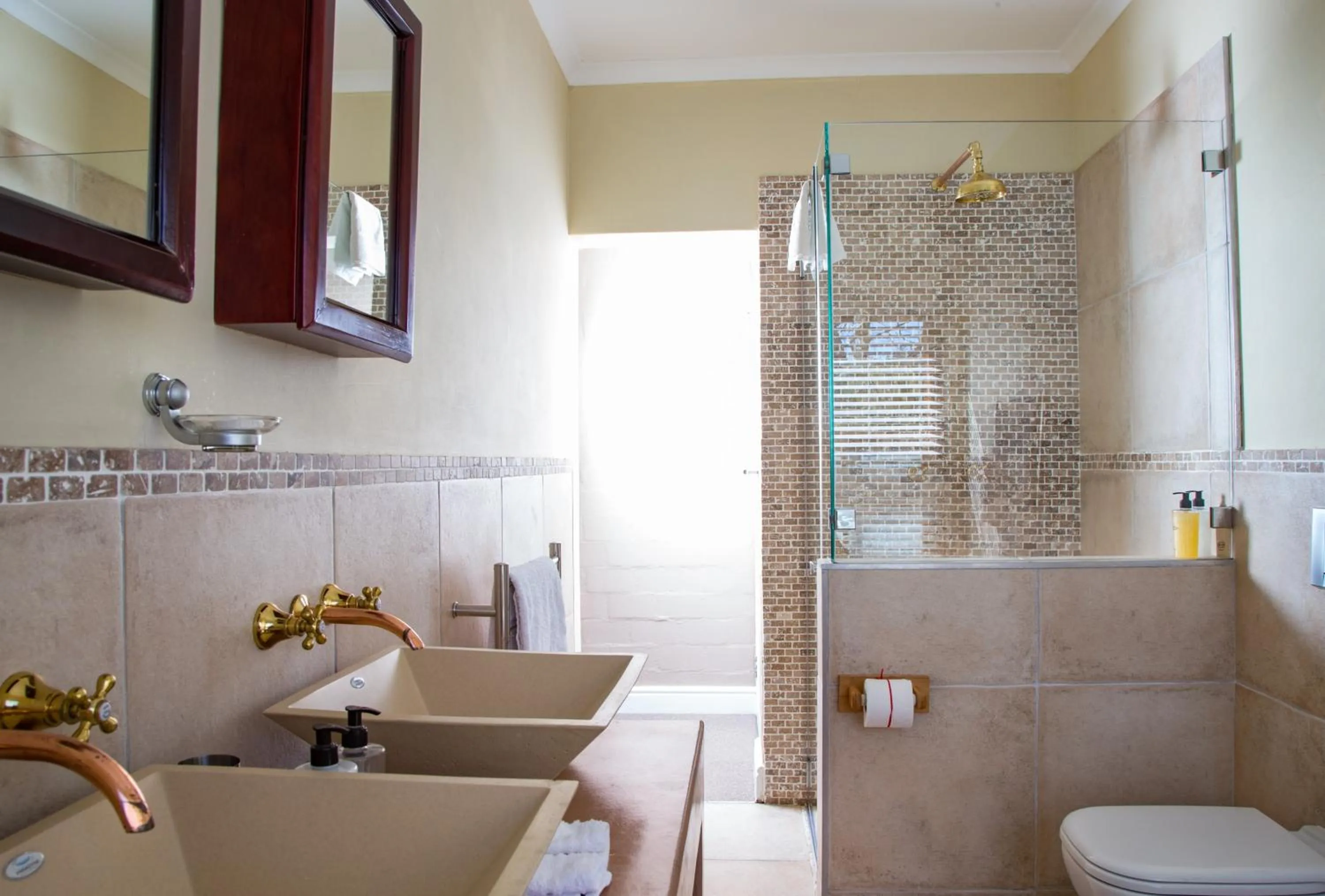 Bathroom in Summit Place Guesthouse