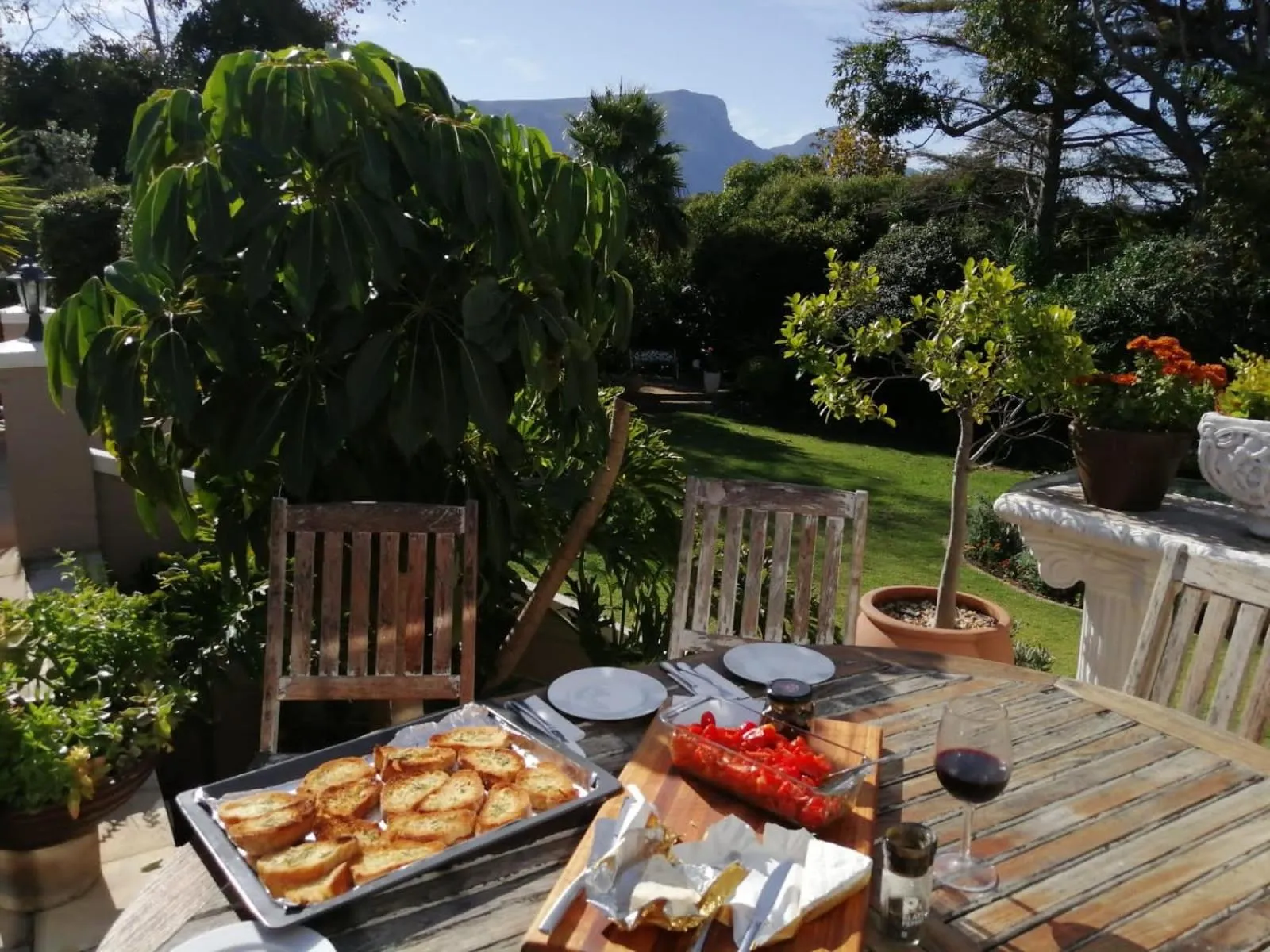 Area and facilities in Summit Place Guesthouse