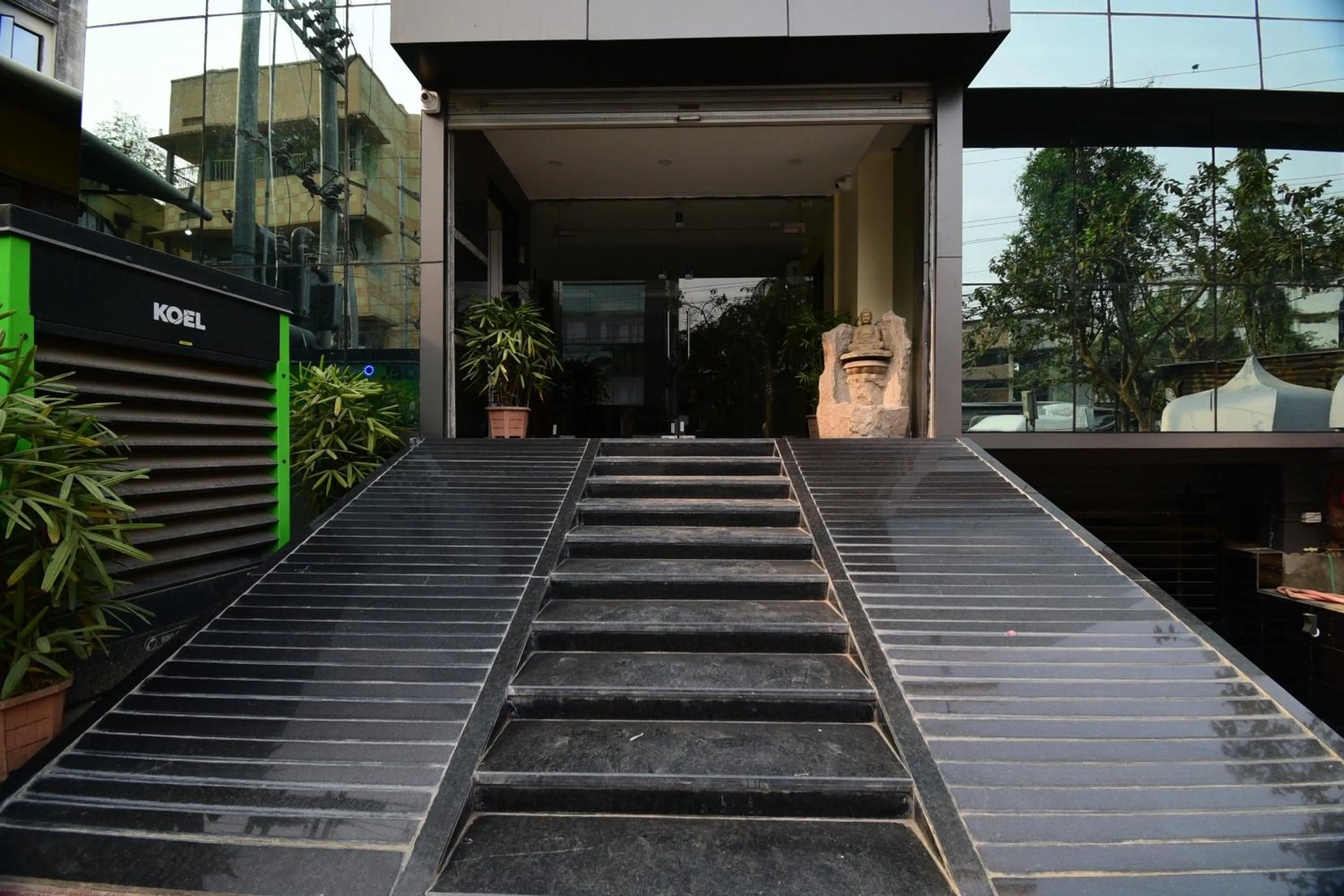 Day in Hotel Ambika Grand