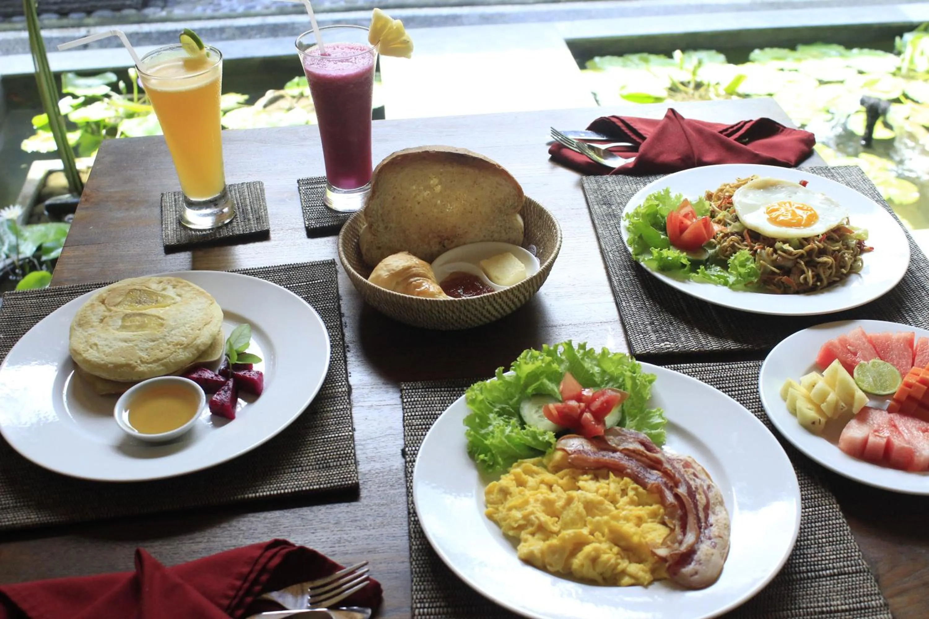 Food and drinks in Uma Padi Villa