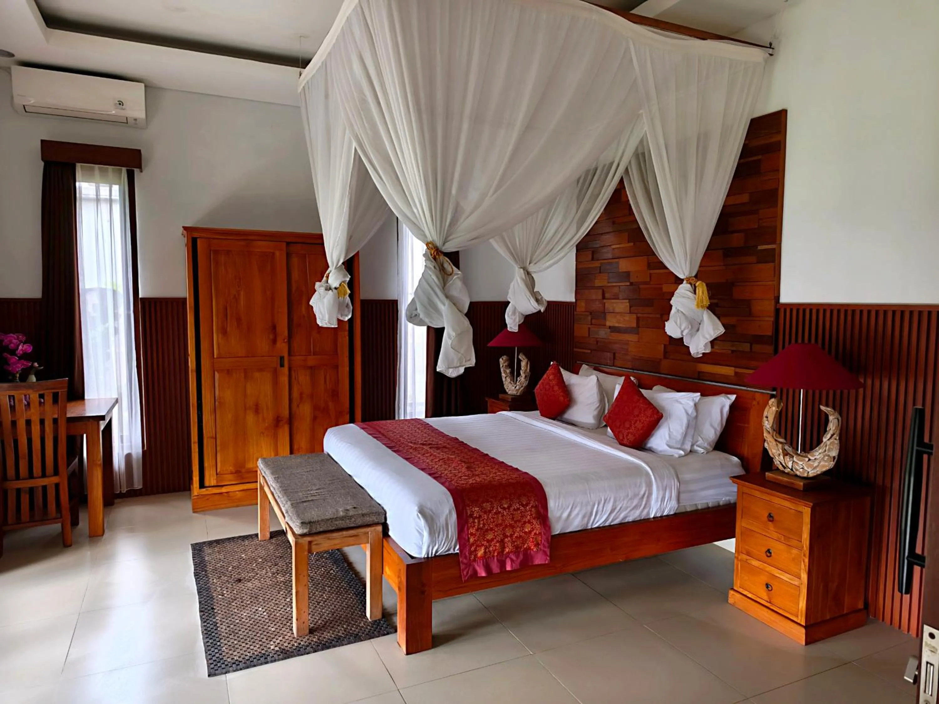 Bed in Uma Padi Villa