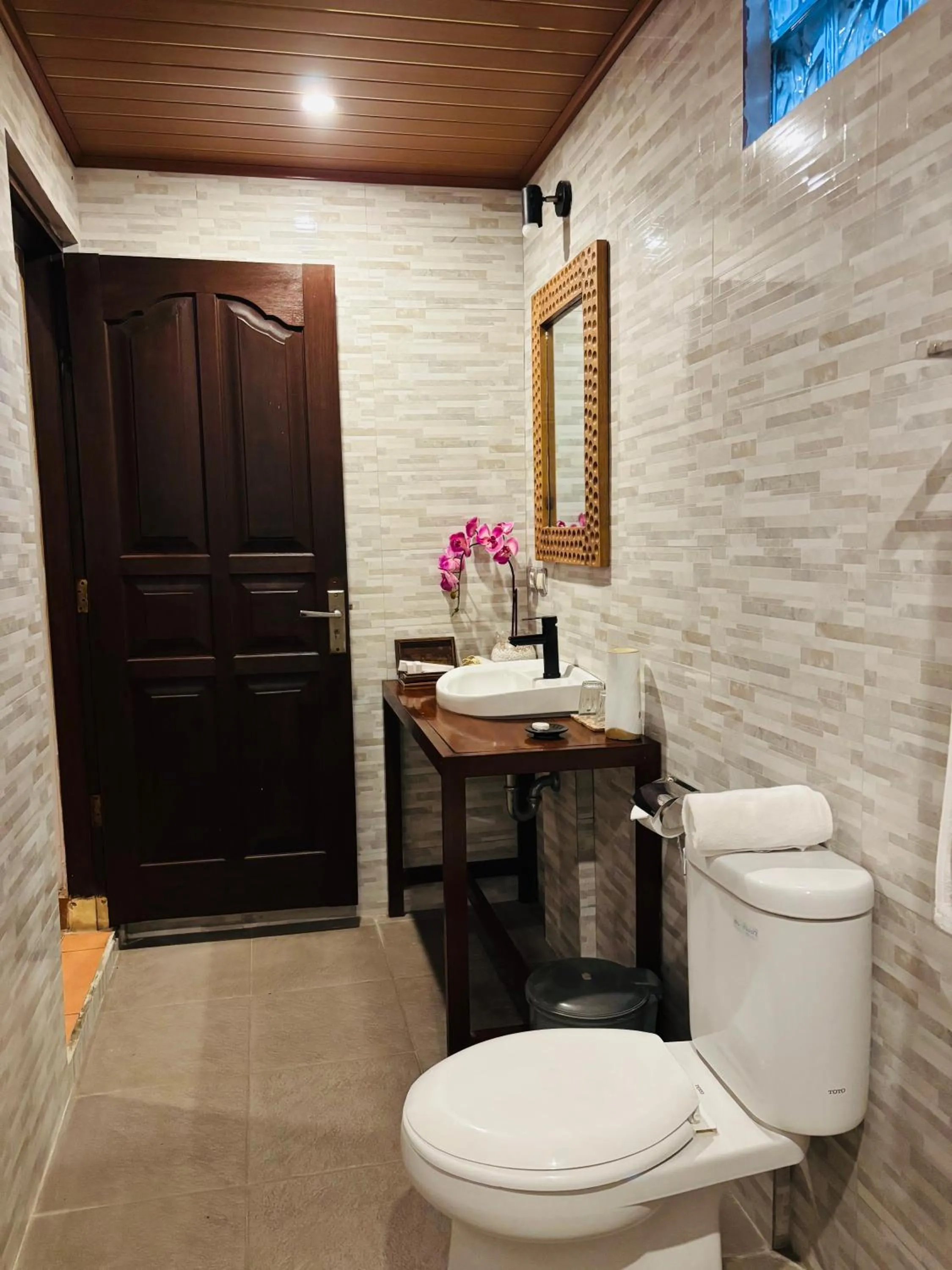 Toilet in Uma Padi Villa