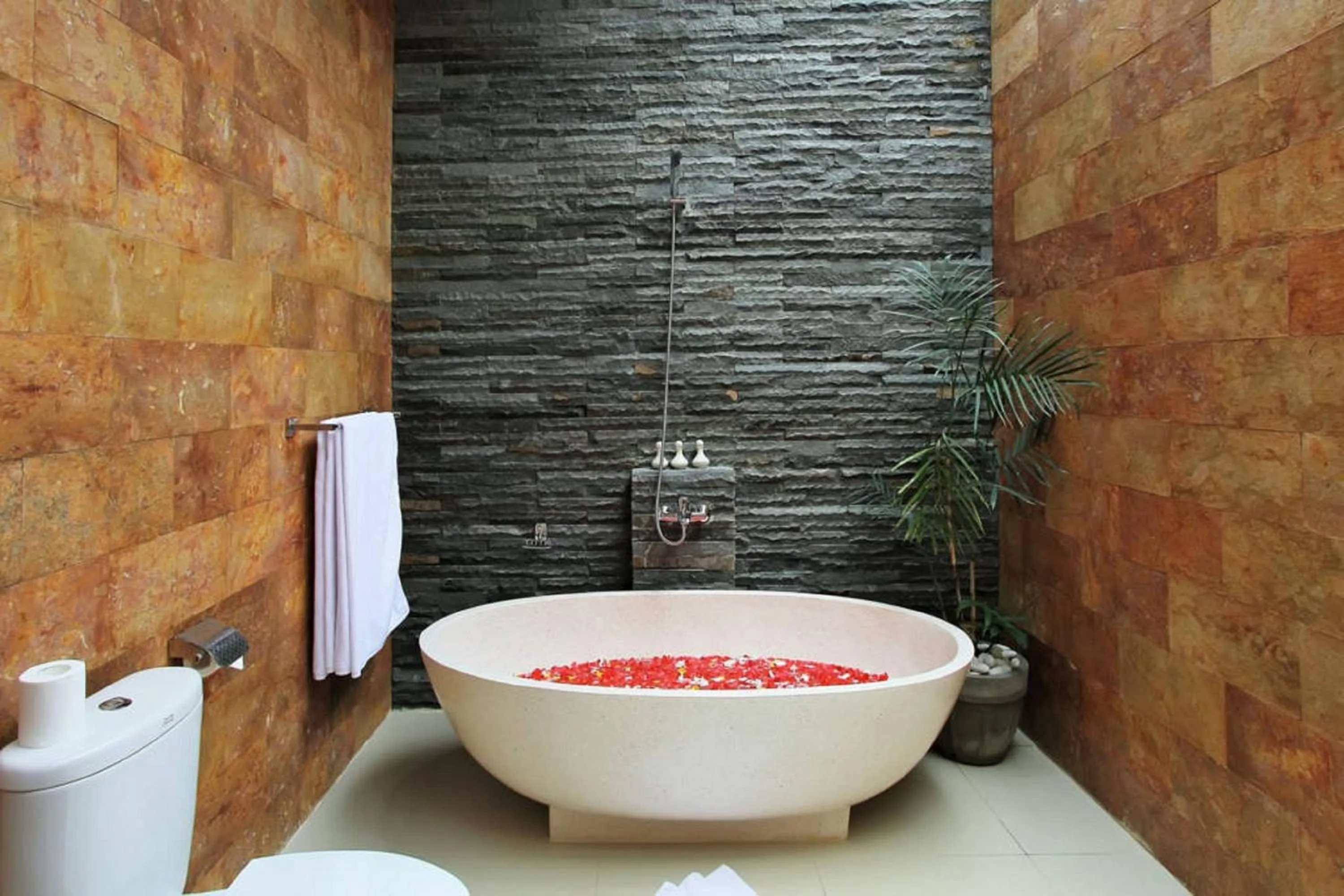 Bathroom in Uma Padi Villa