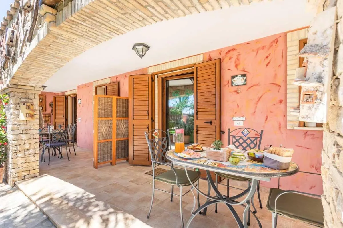 Breakfast in Villa Flumini