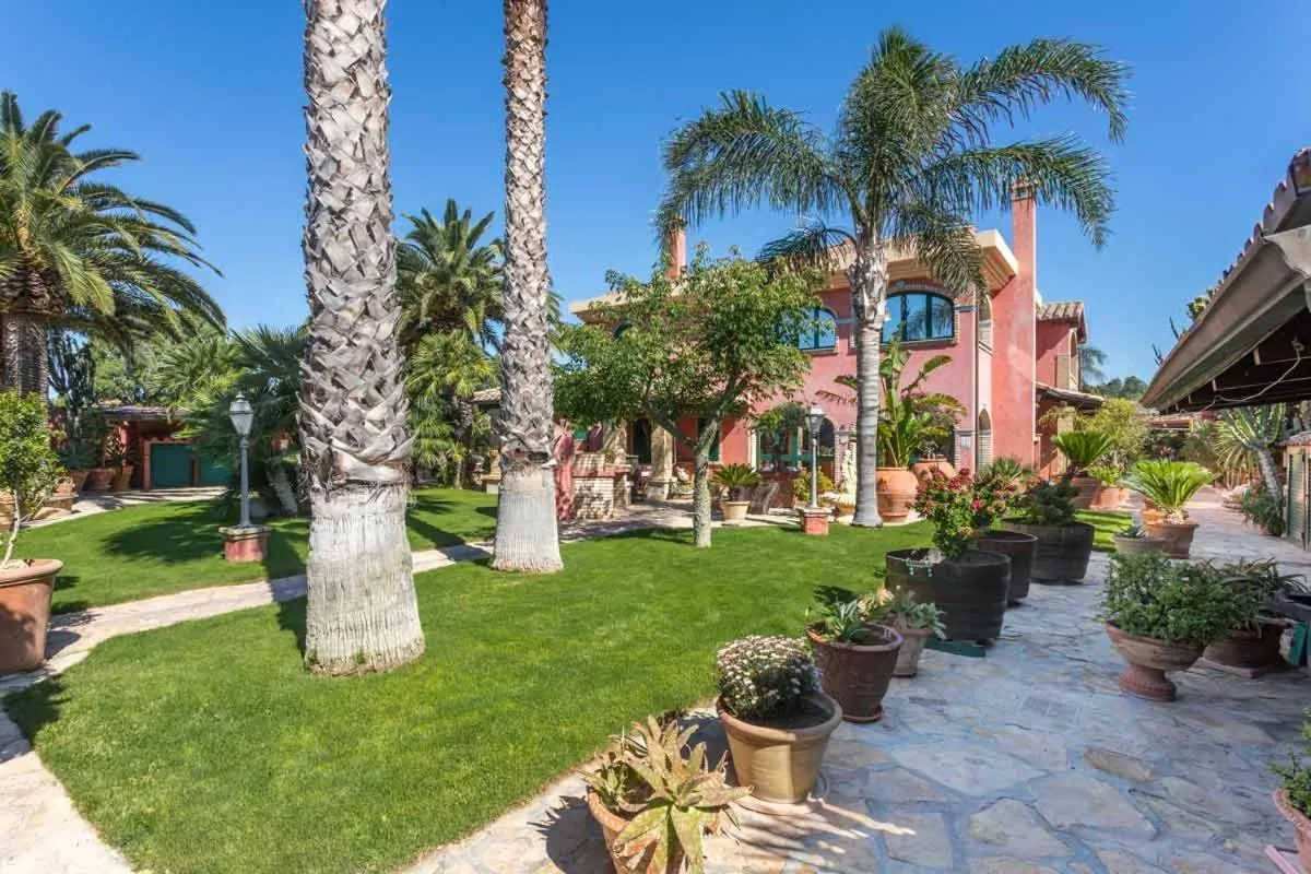 Property building in Villa Flumini