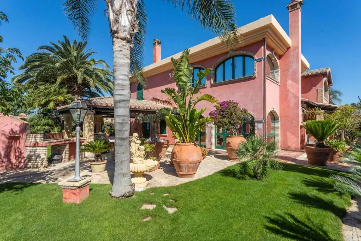 Property building in Villa Flumini