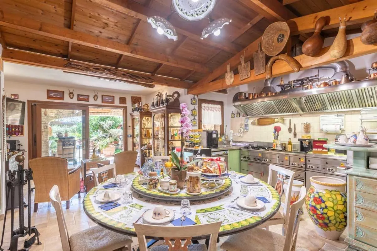 Breakfast in Villa Flumini