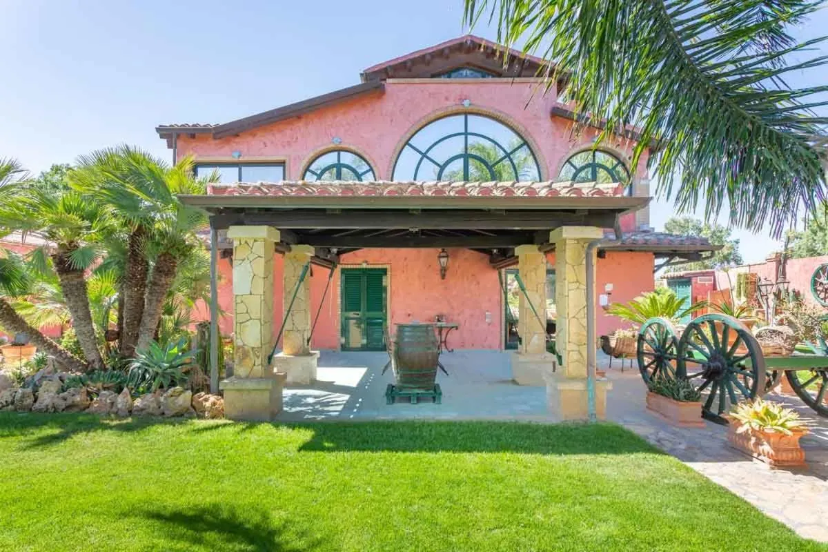 Property building in Villa Flumini