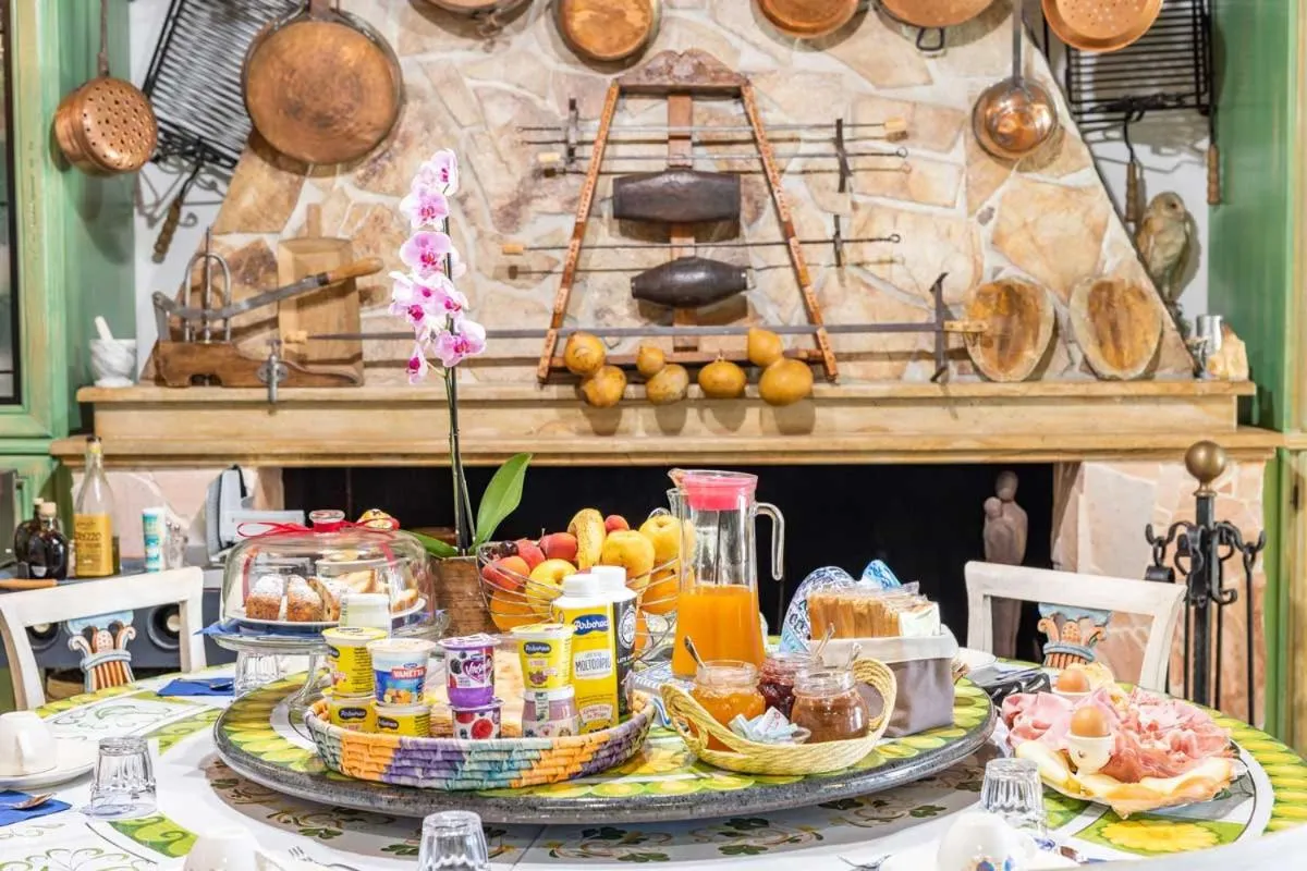 Breakfast in Villa Flumini