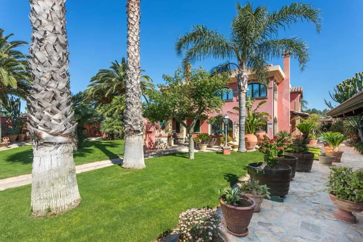 Property building in Villa Flumini