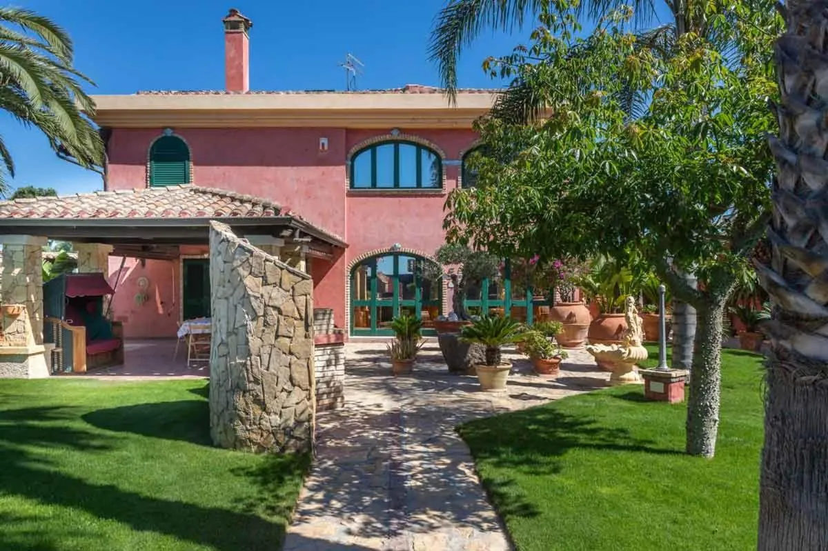 Property building in Villa Flumini