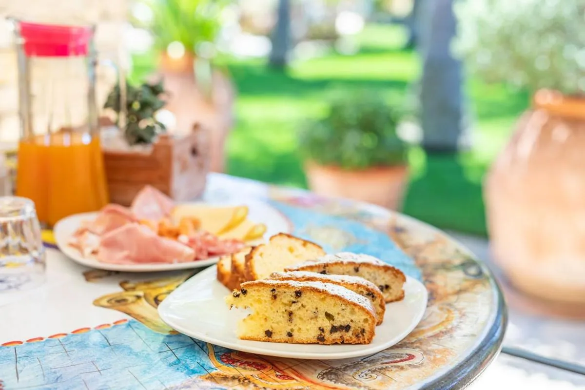 Breakfast in Villa Flumini