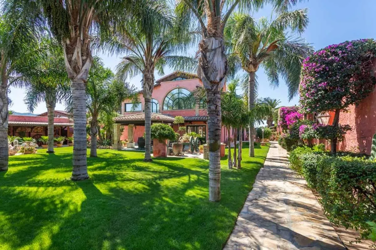 Property building in Villa Flumini