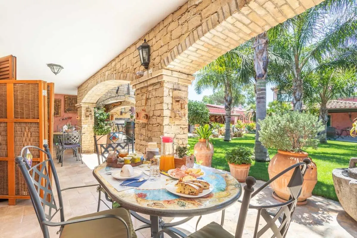 Breakfast in Villa Flumini