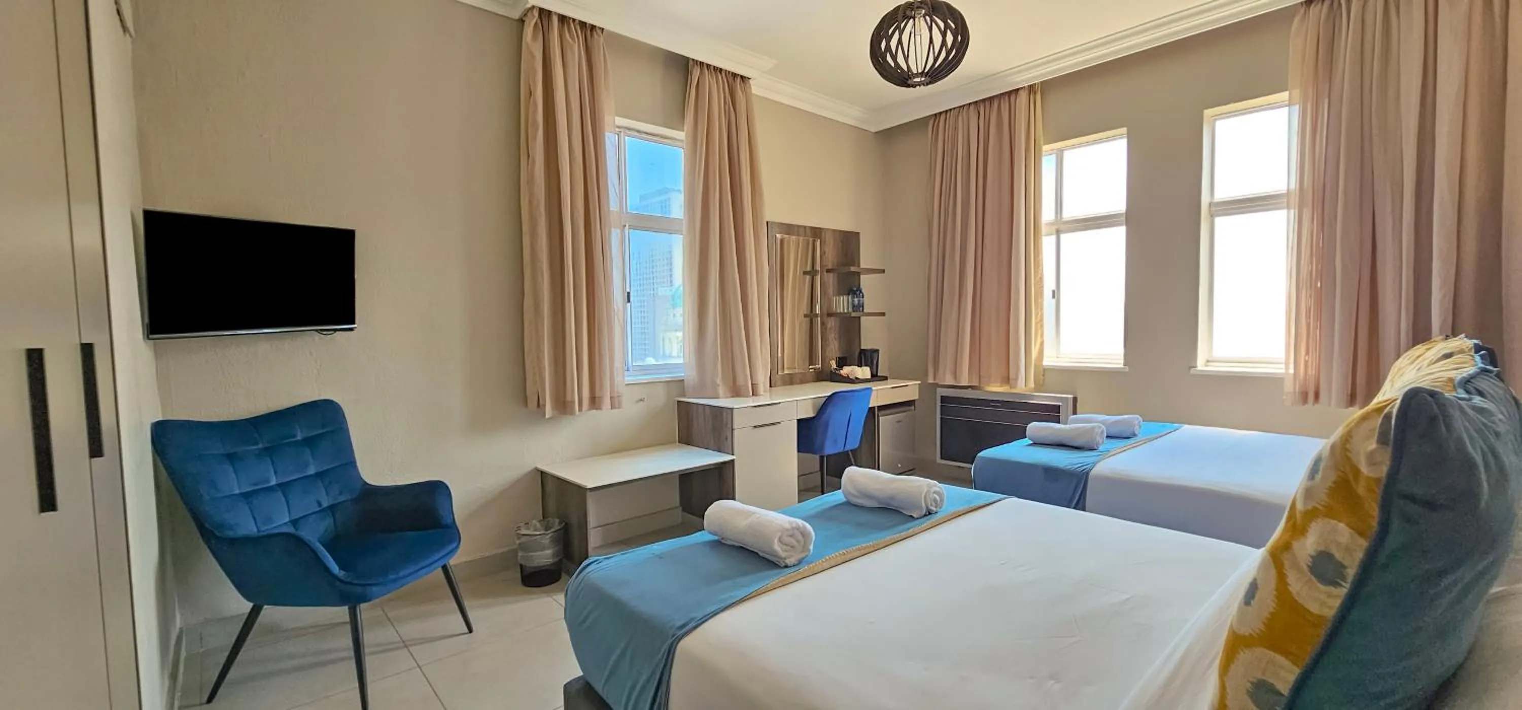 TV and multimedia, Bed in Albany Hotel