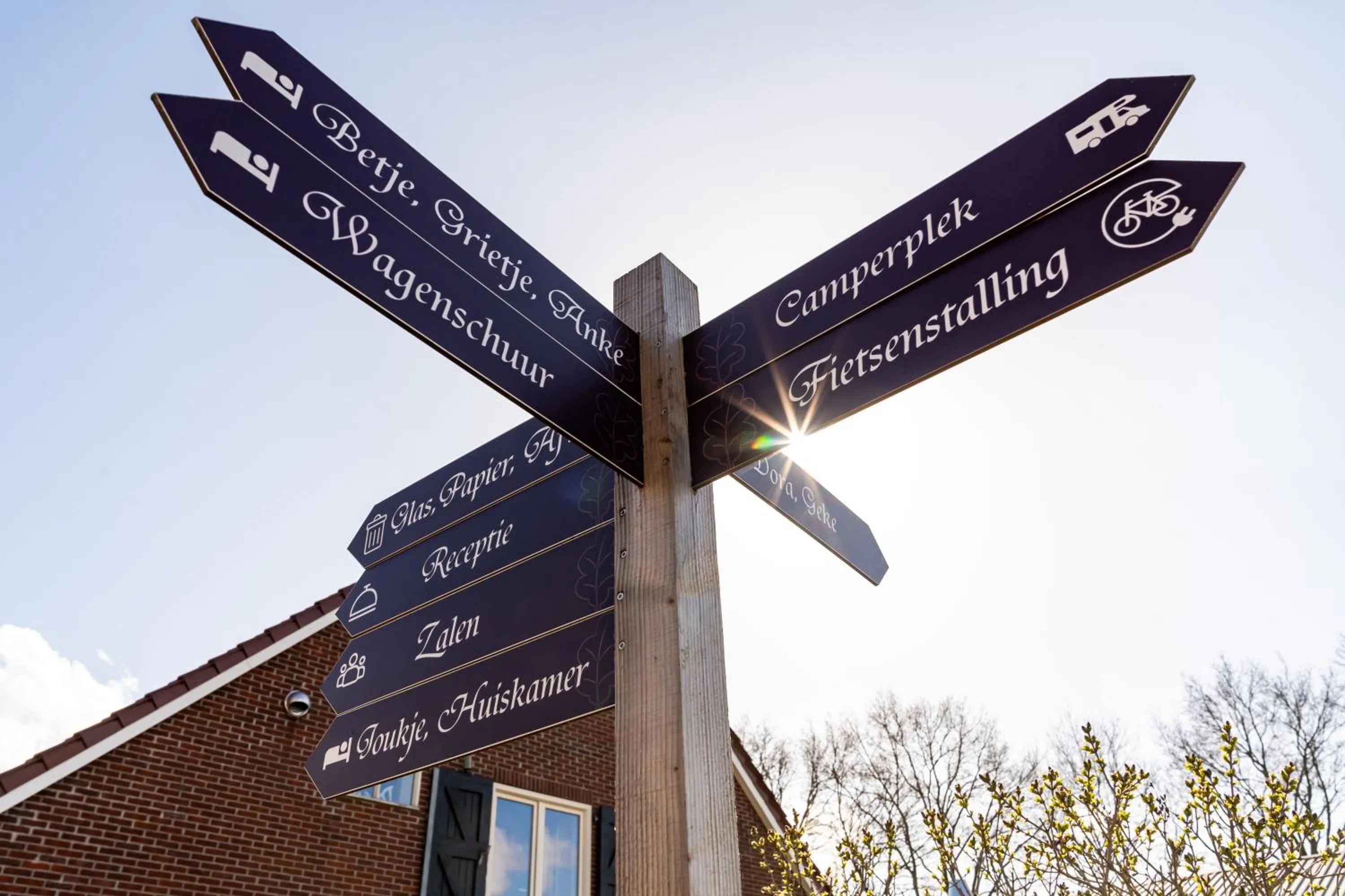 Property logo or sign in De Johanneshoeve