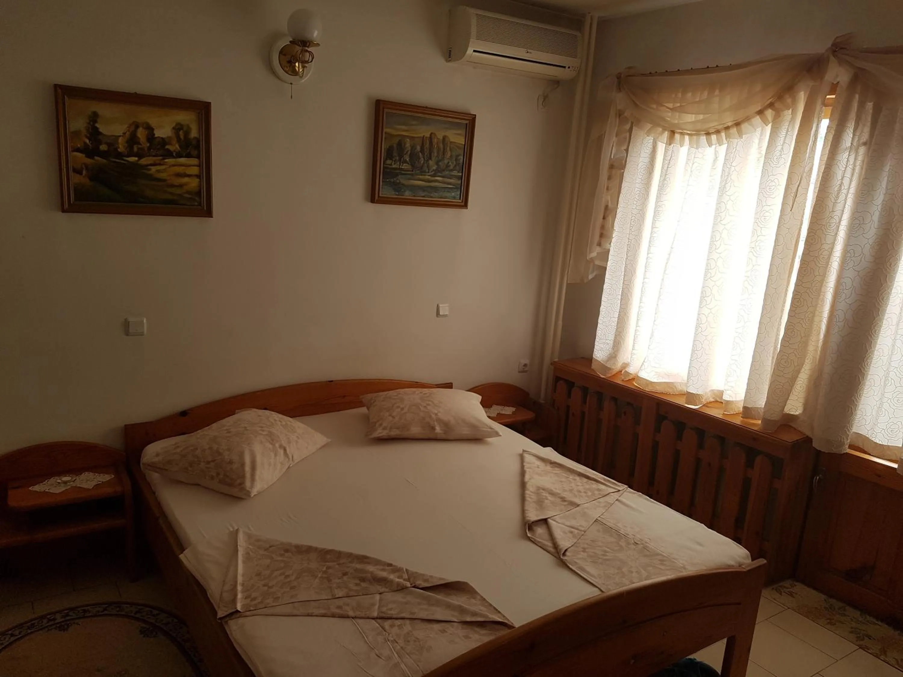 Photo of the whole room, Bed in Hotel Mishel