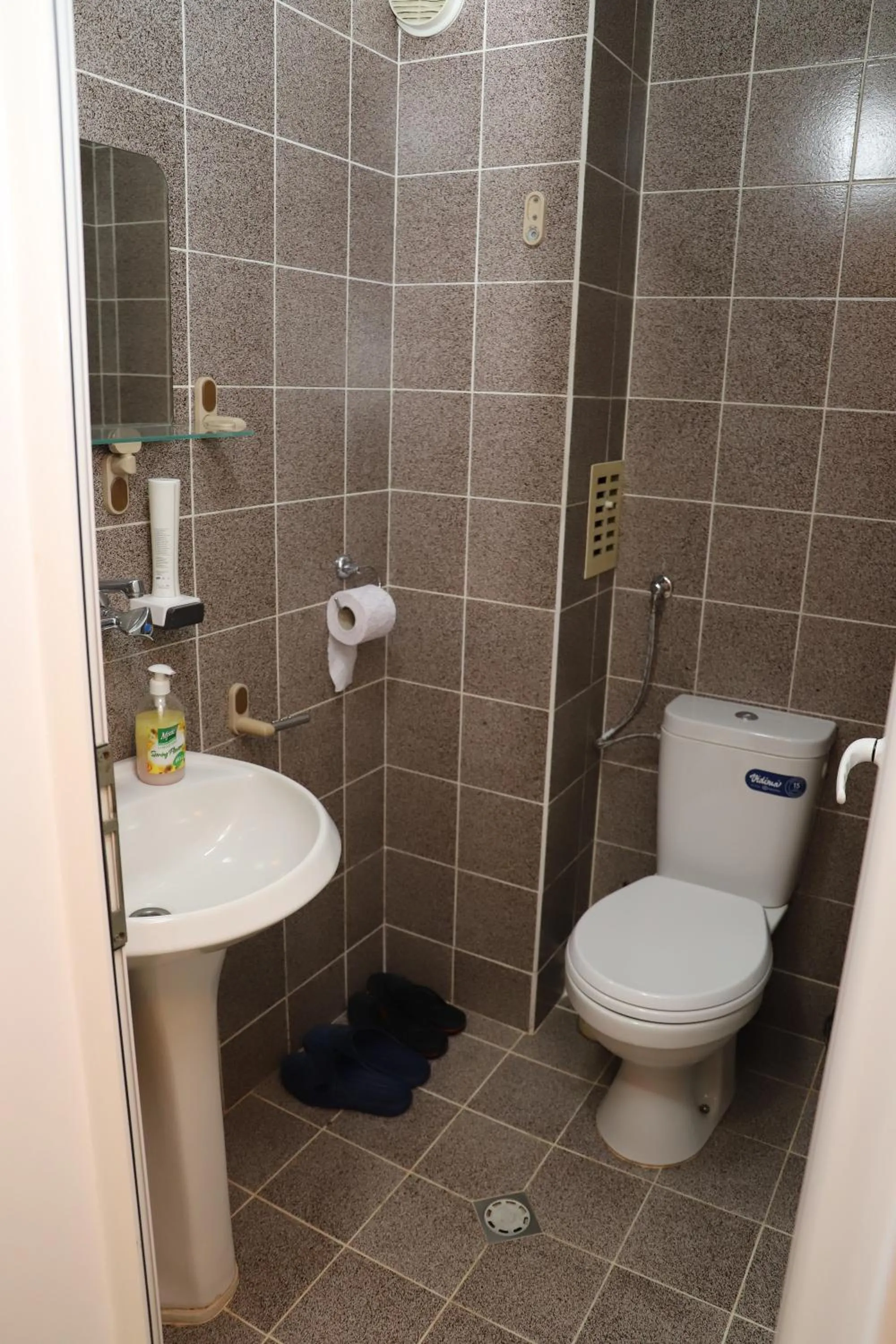 Shower in Hotel Mishel