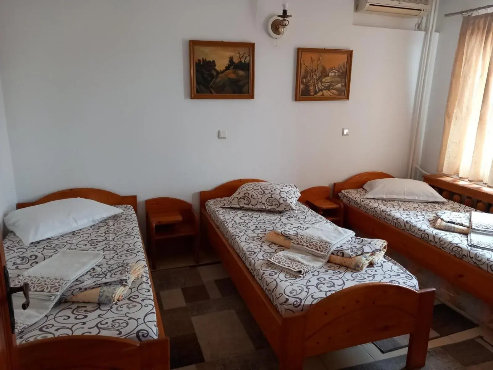 Triple Room in Hotel Mishel Triple Room in Hotel Mishel