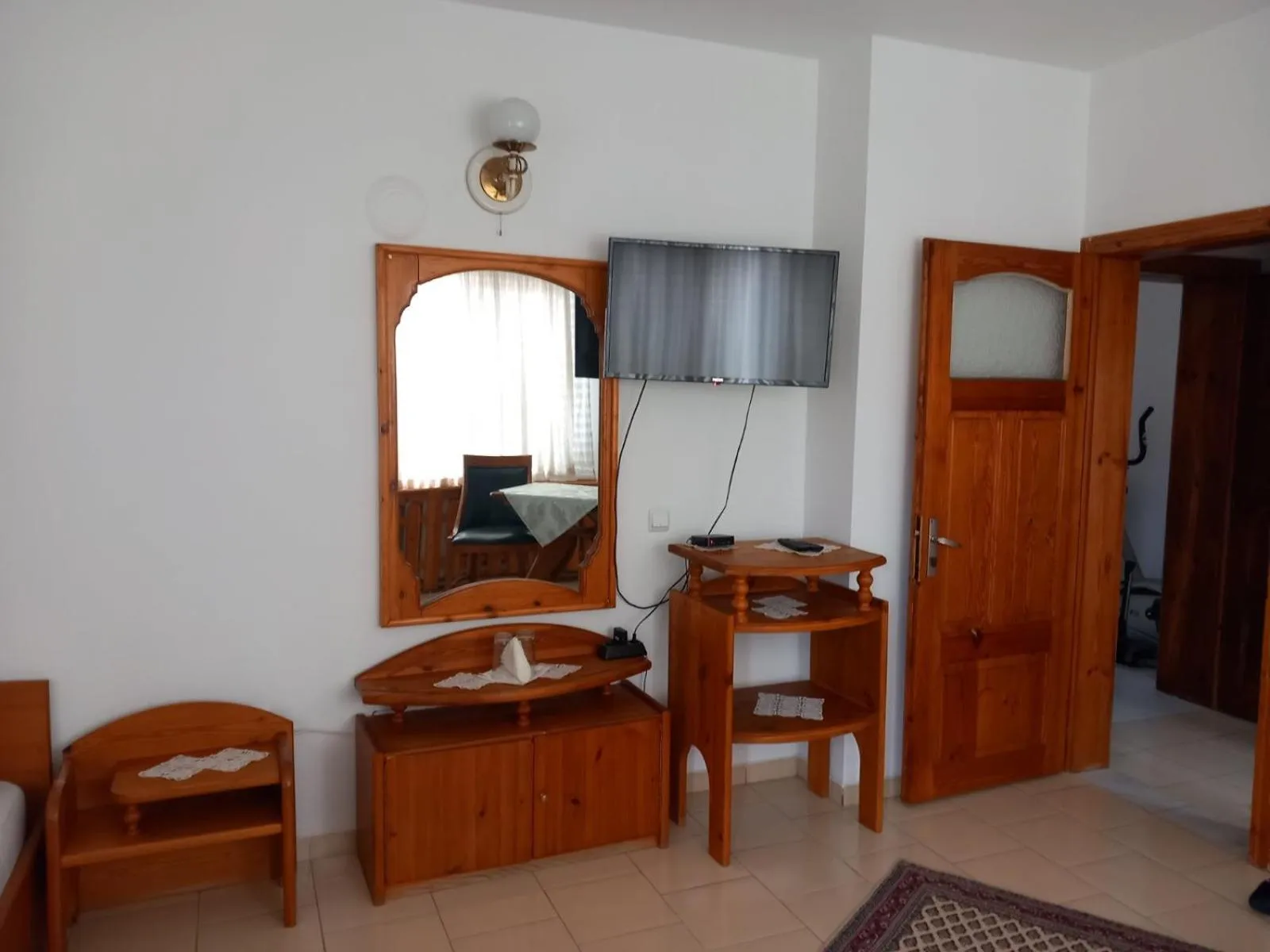 Photo of the whole room in Hotel Mishel