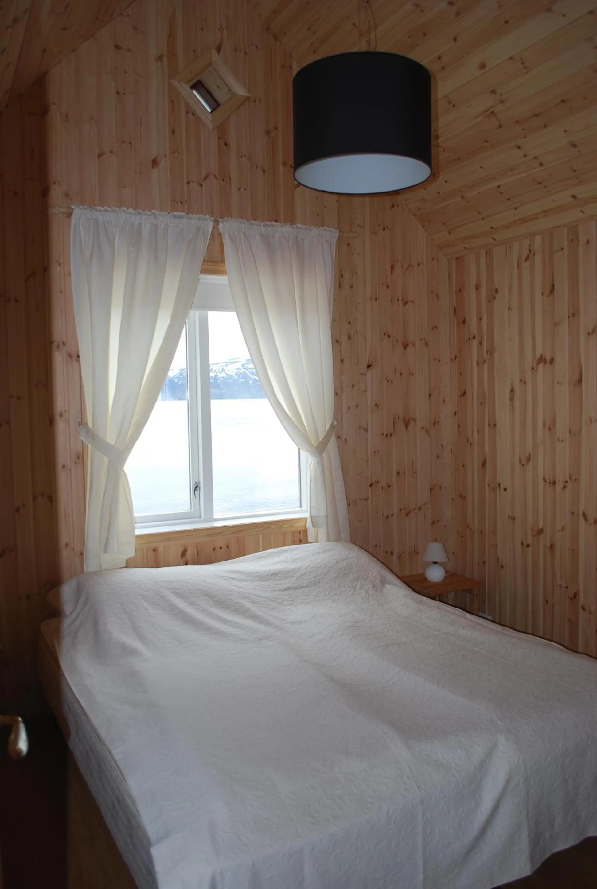 Bed in Ytri Vík