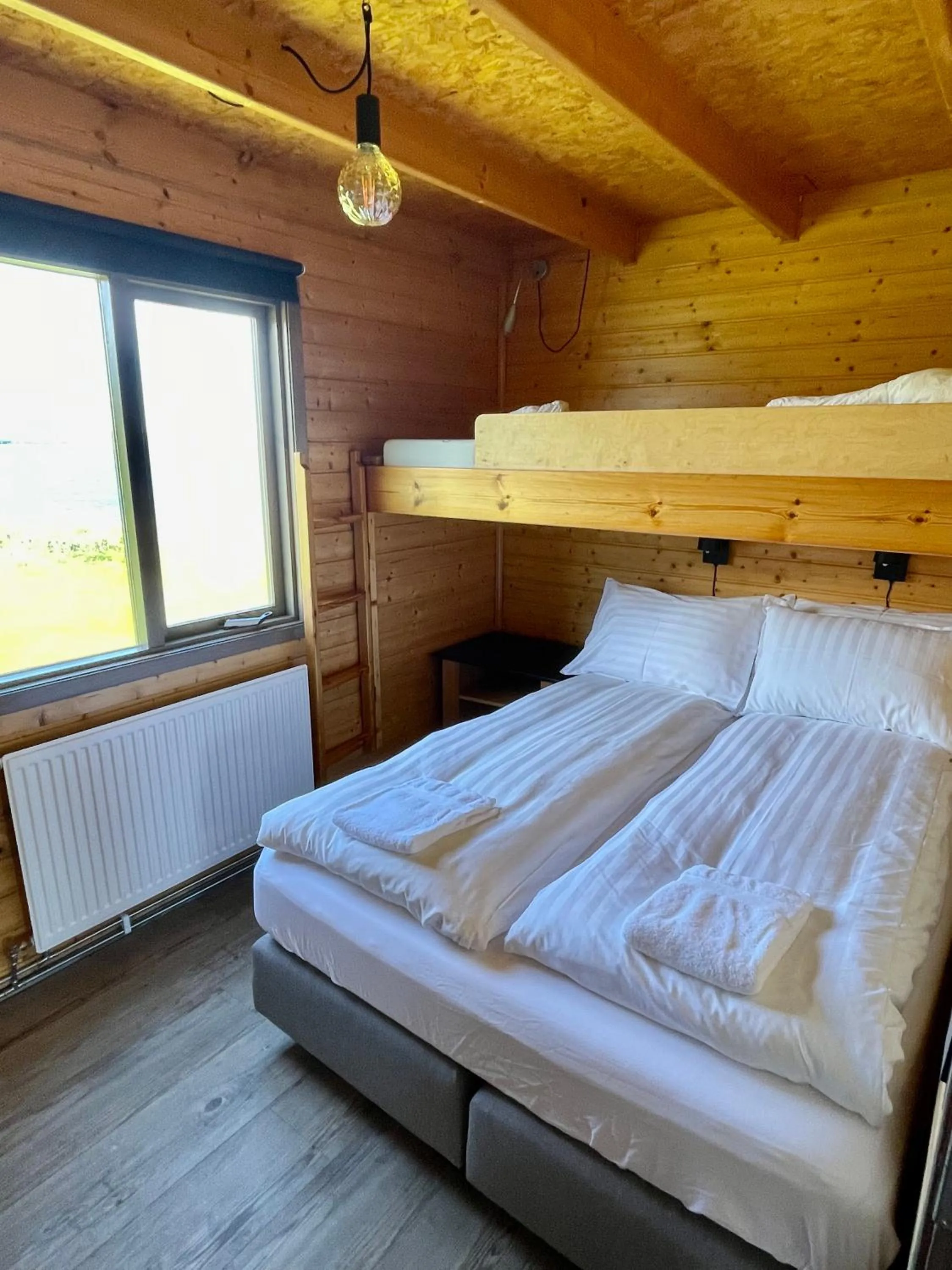 Bed in Ytri Vík
