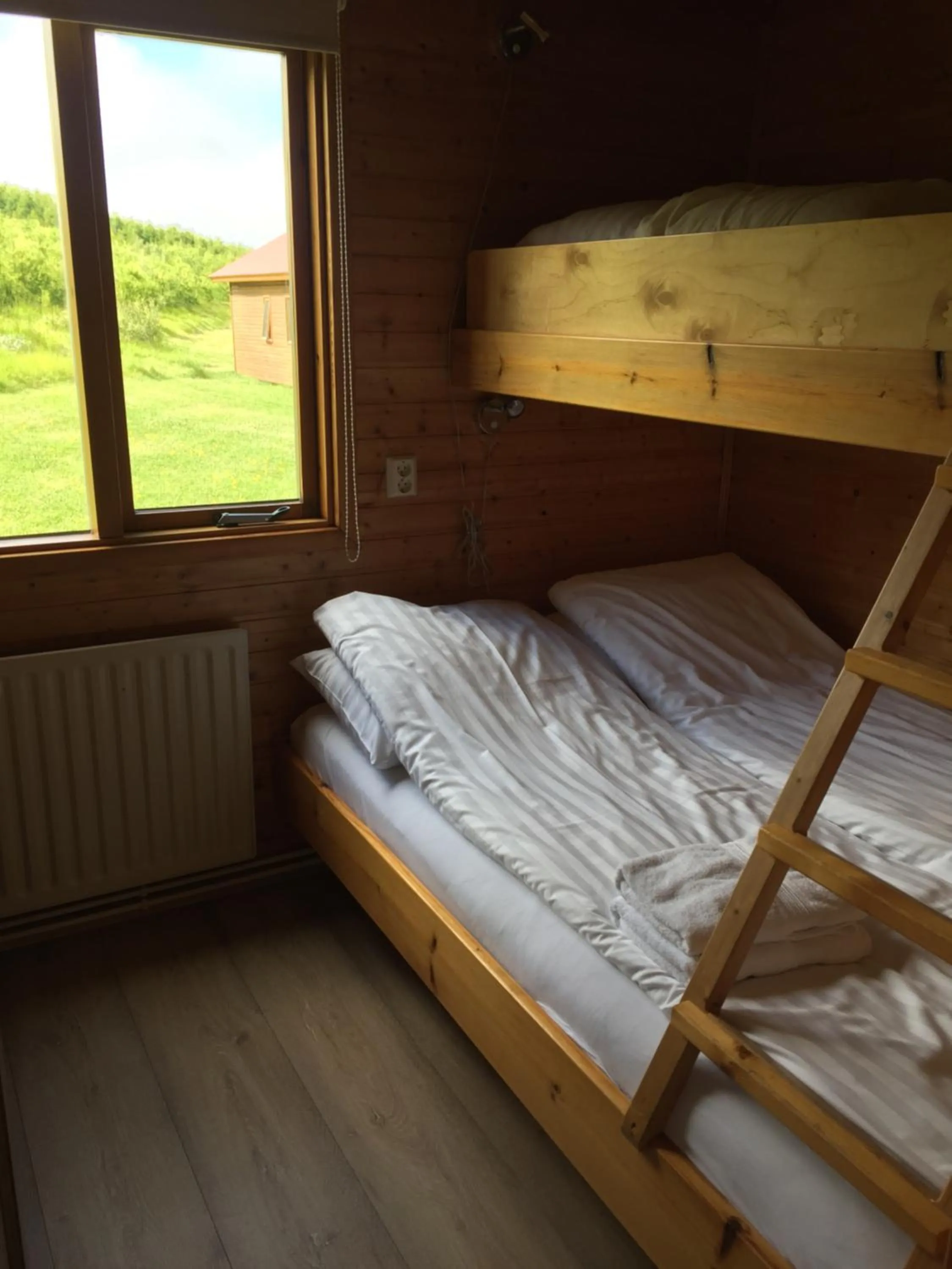 Bed in Ytri Vík