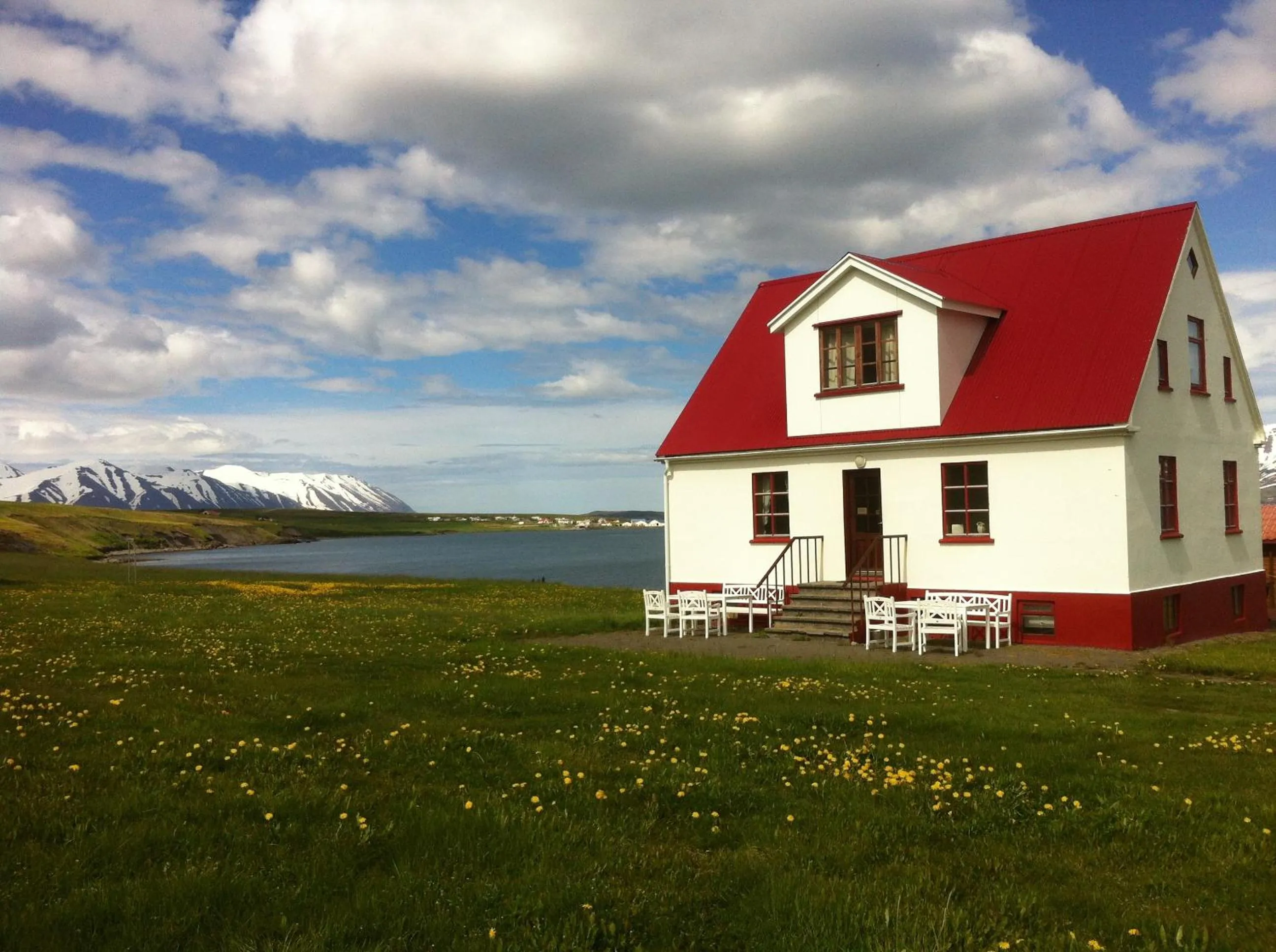 Property building in Ytri Vík