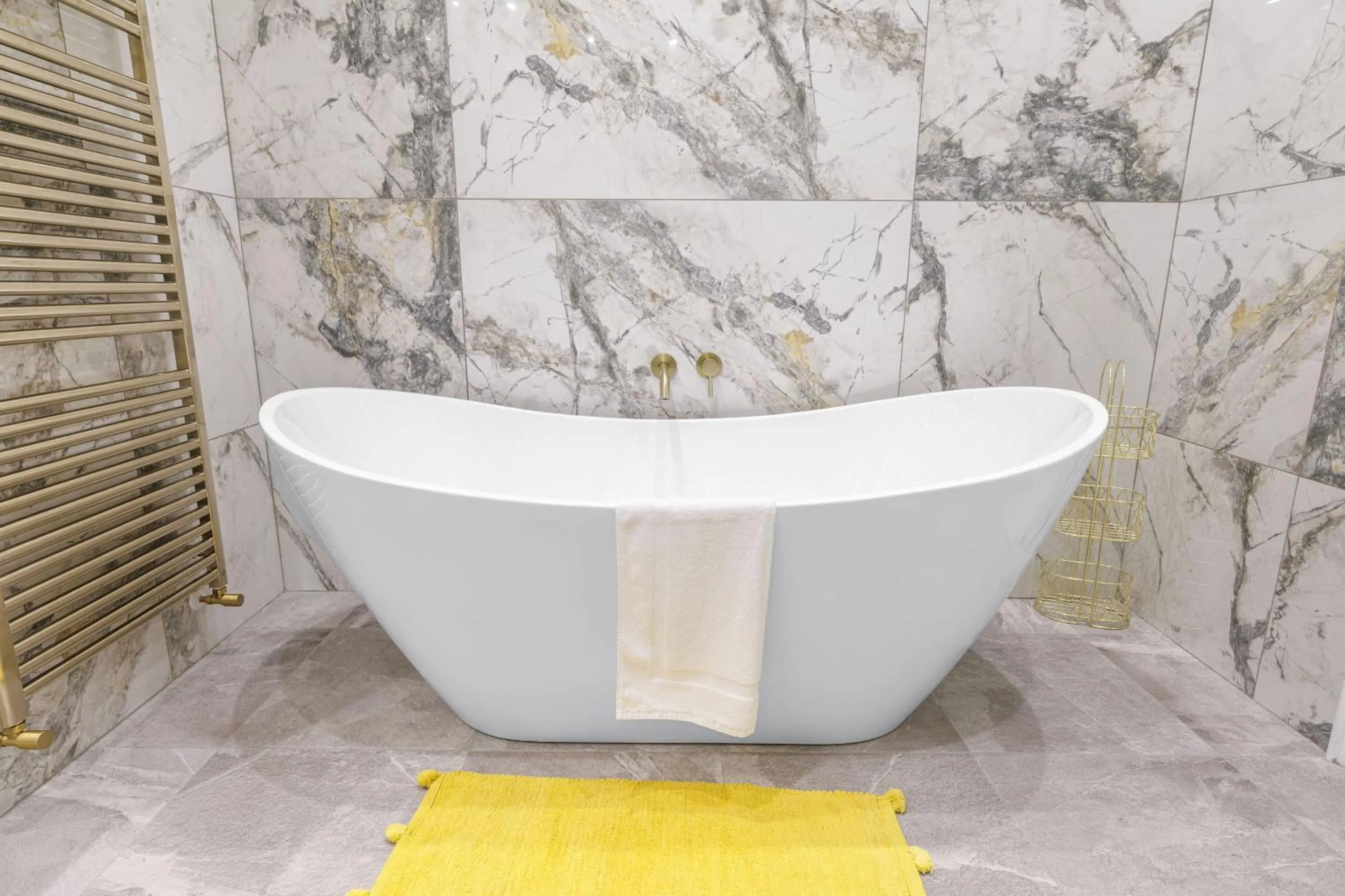 Bathroom in Kilmorey Arms Hotel