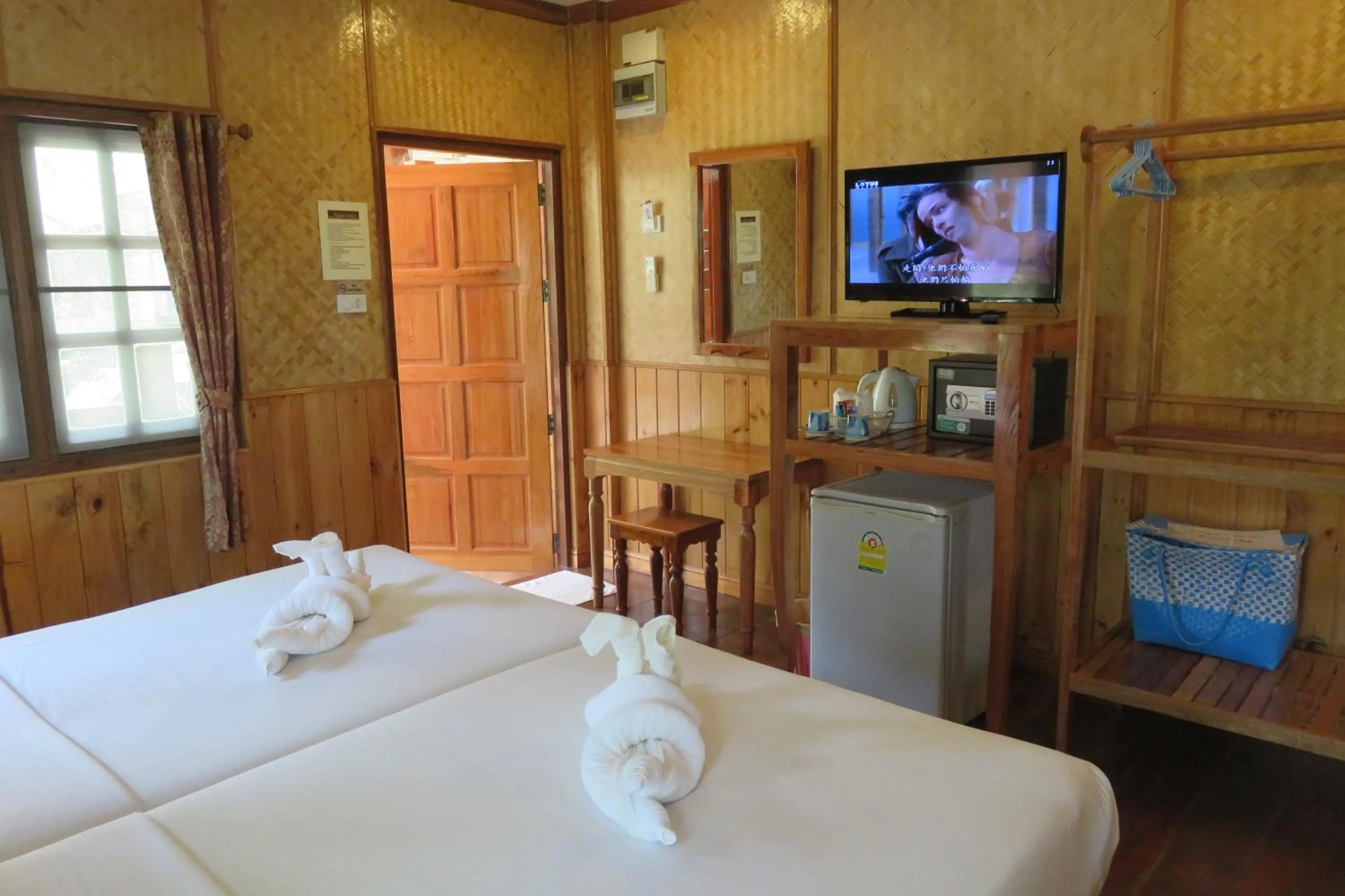 BBQ facilities, Bed in Macura Resort