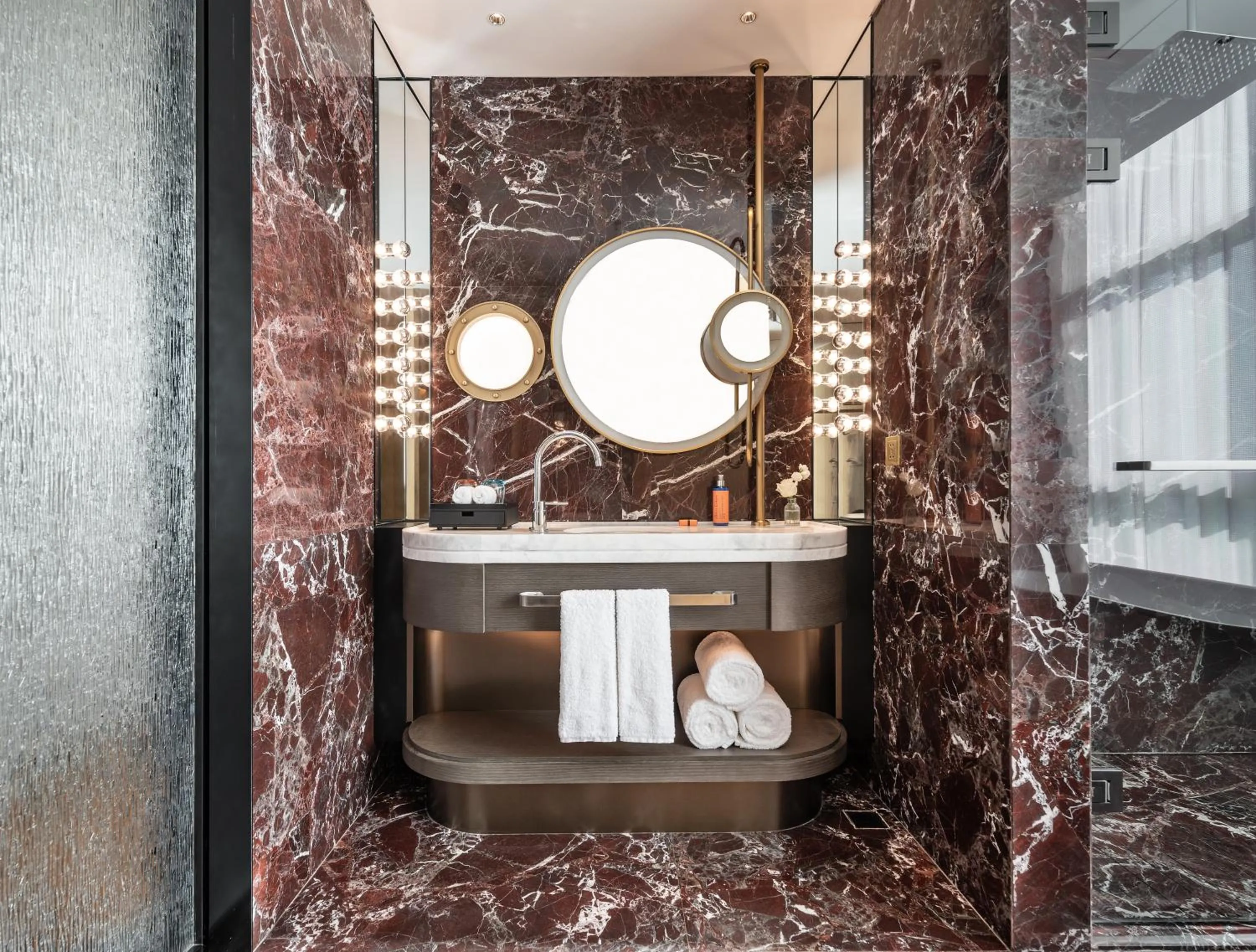 Bathroom in Pan Pacific Hotel, Dalian