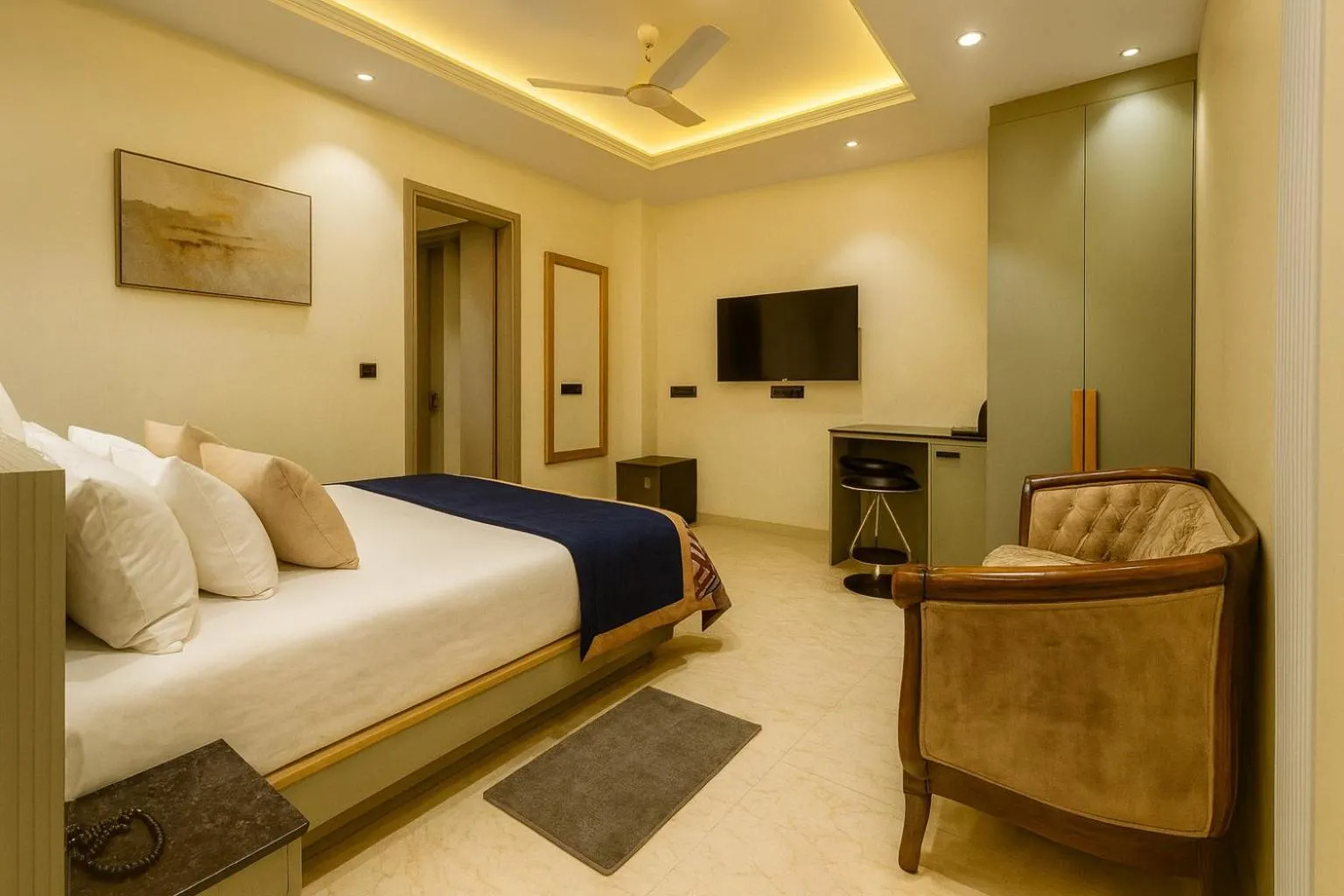 Deluxe Junior Suite in The PratiQ Luxe - Paschim Vihar
