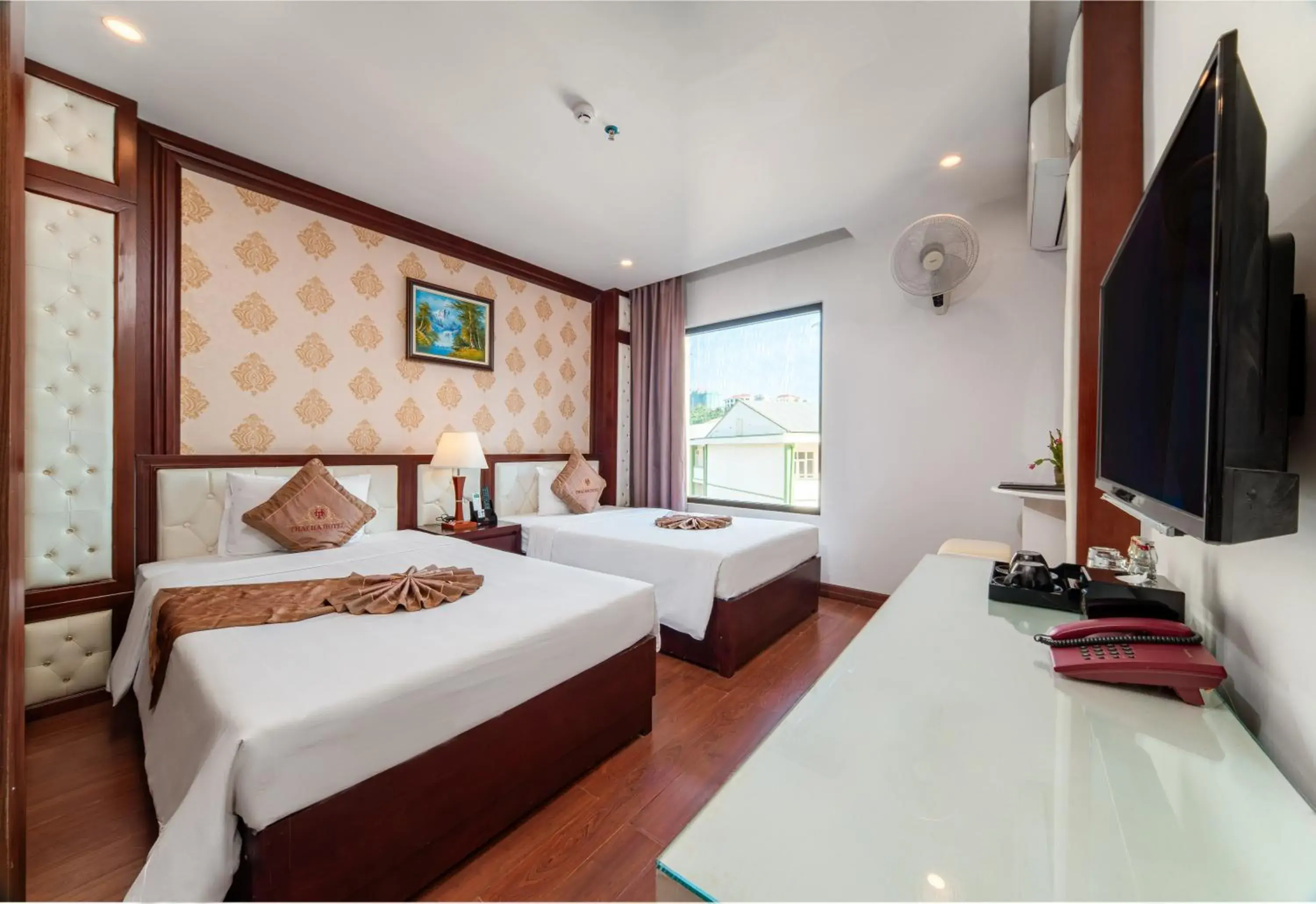 Standard Twin Room in Thai Ha Hotel Standard Twin Room in Thai Ha Hotel
