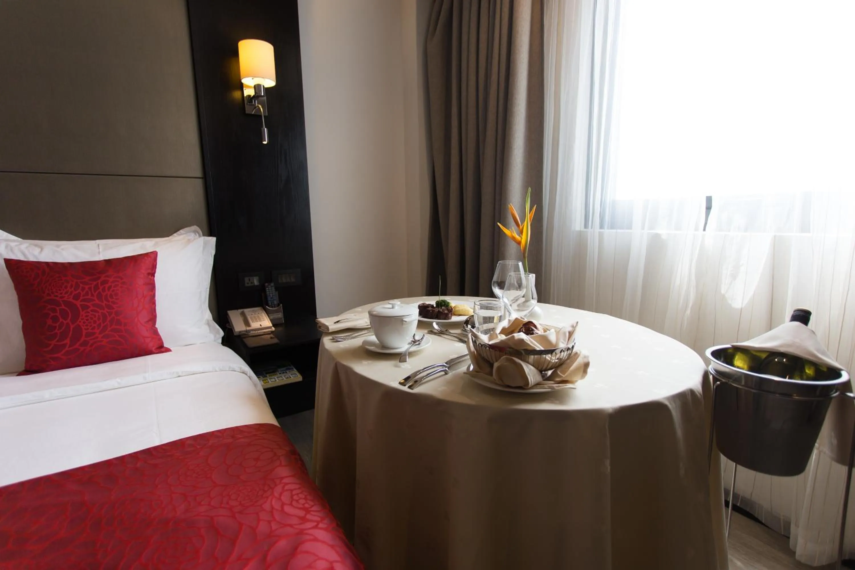 Food and drinks, Bed in Onomo Hotel Dar es Salaam