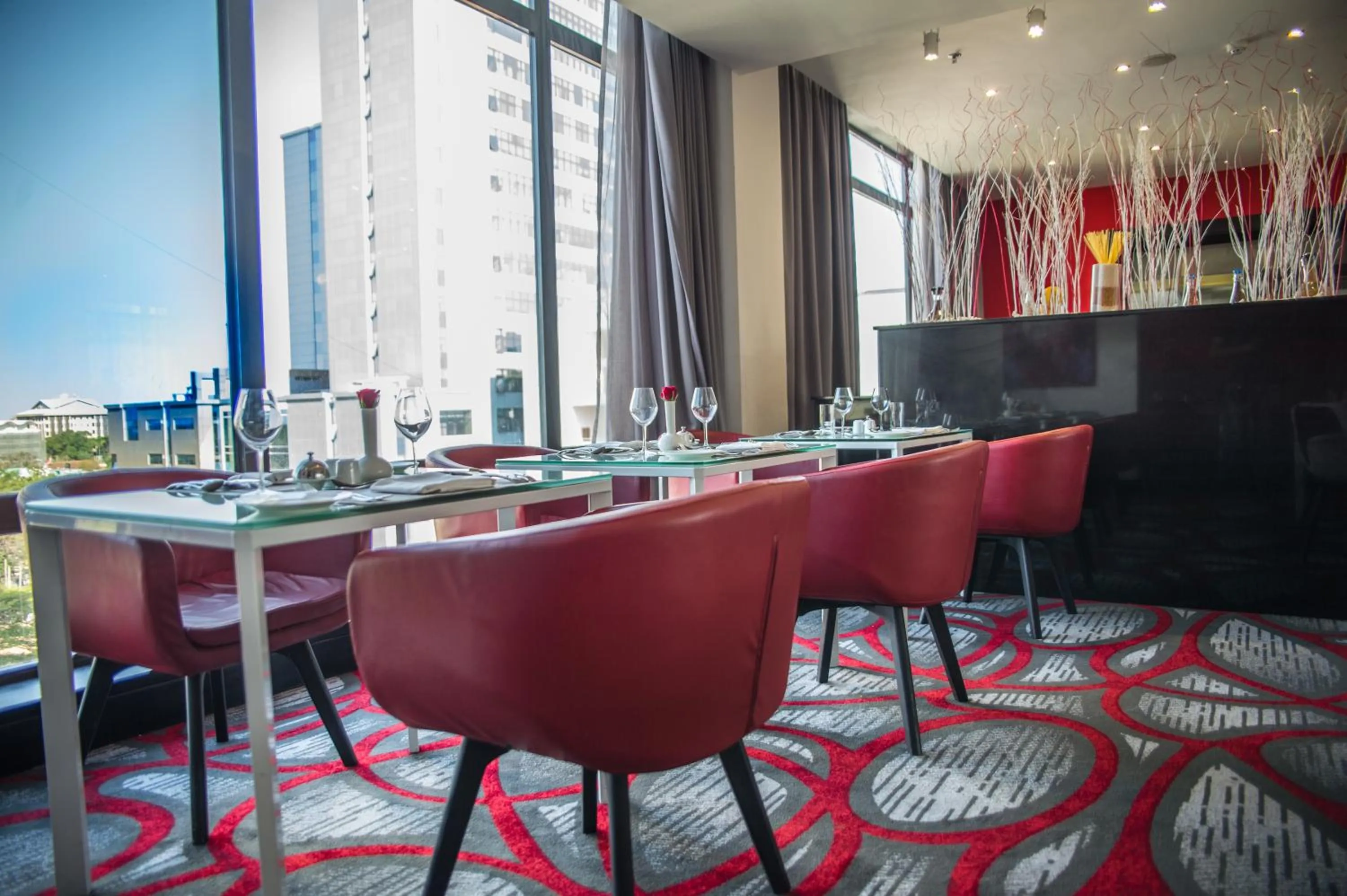 Restaurant/places to eat in Onomo Hotel Dar es Salaam