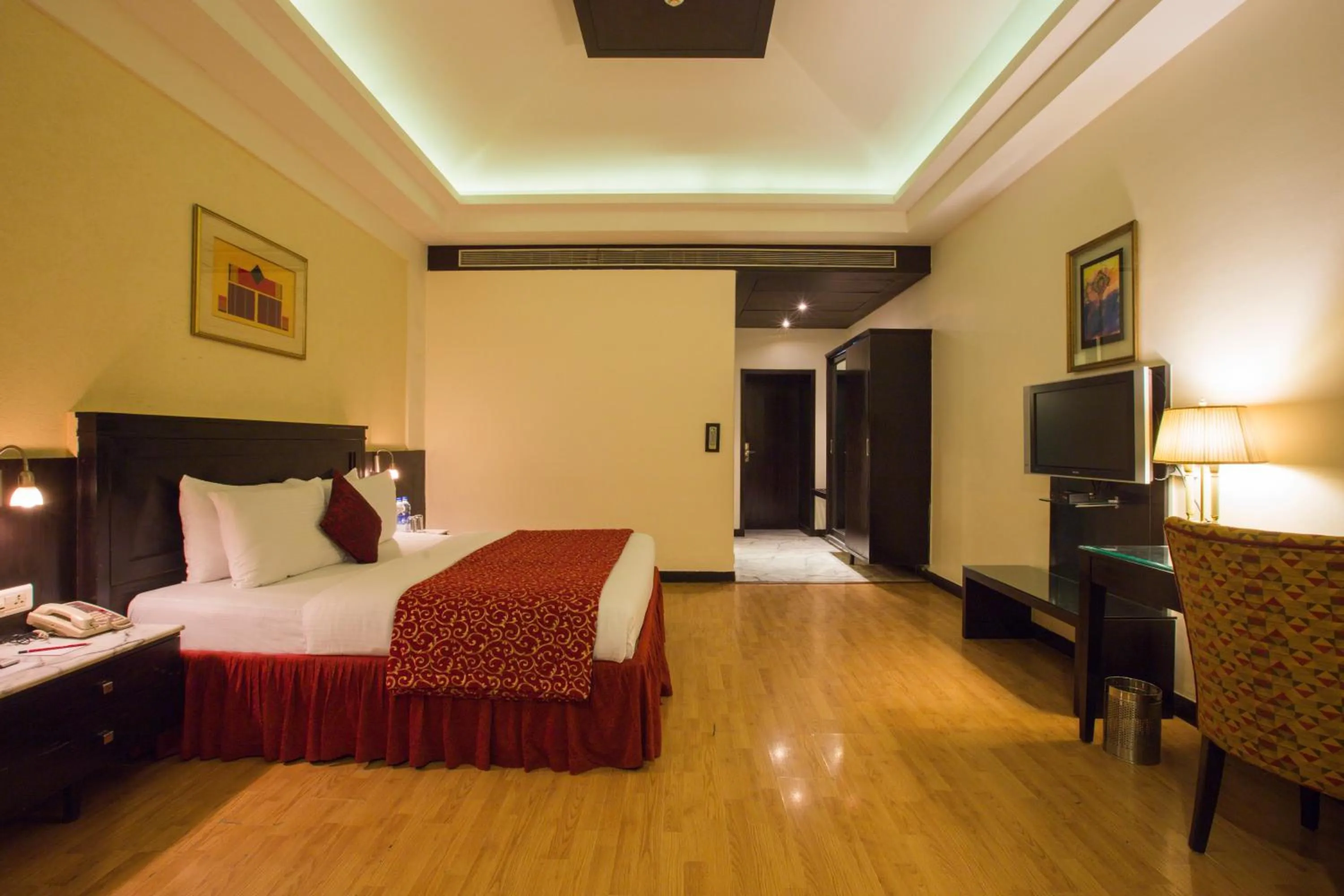 Photo of the whole room, Bed in Residency Club
