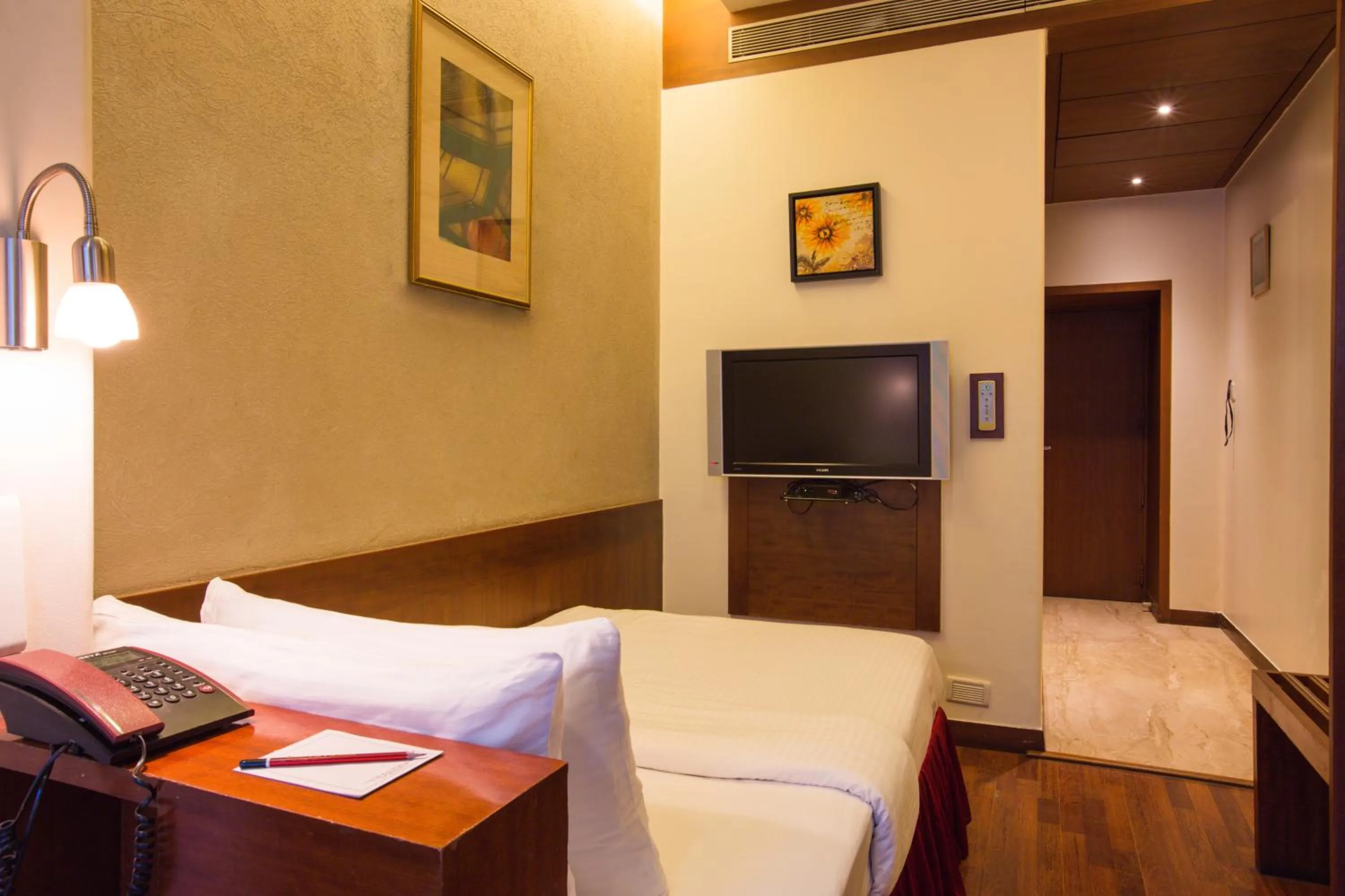 bunk bed, Bed in Residency Club