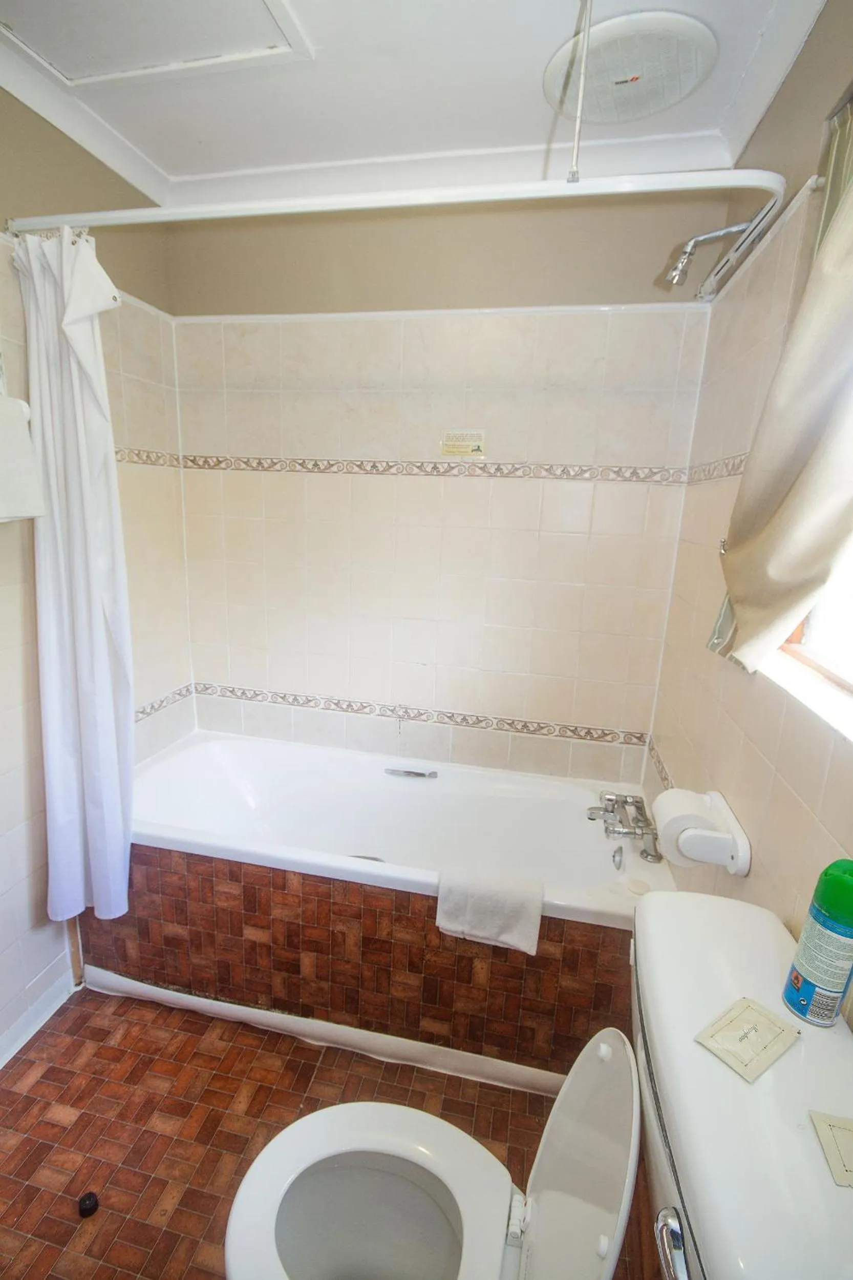 Bathroom in Pine Lodge Resort