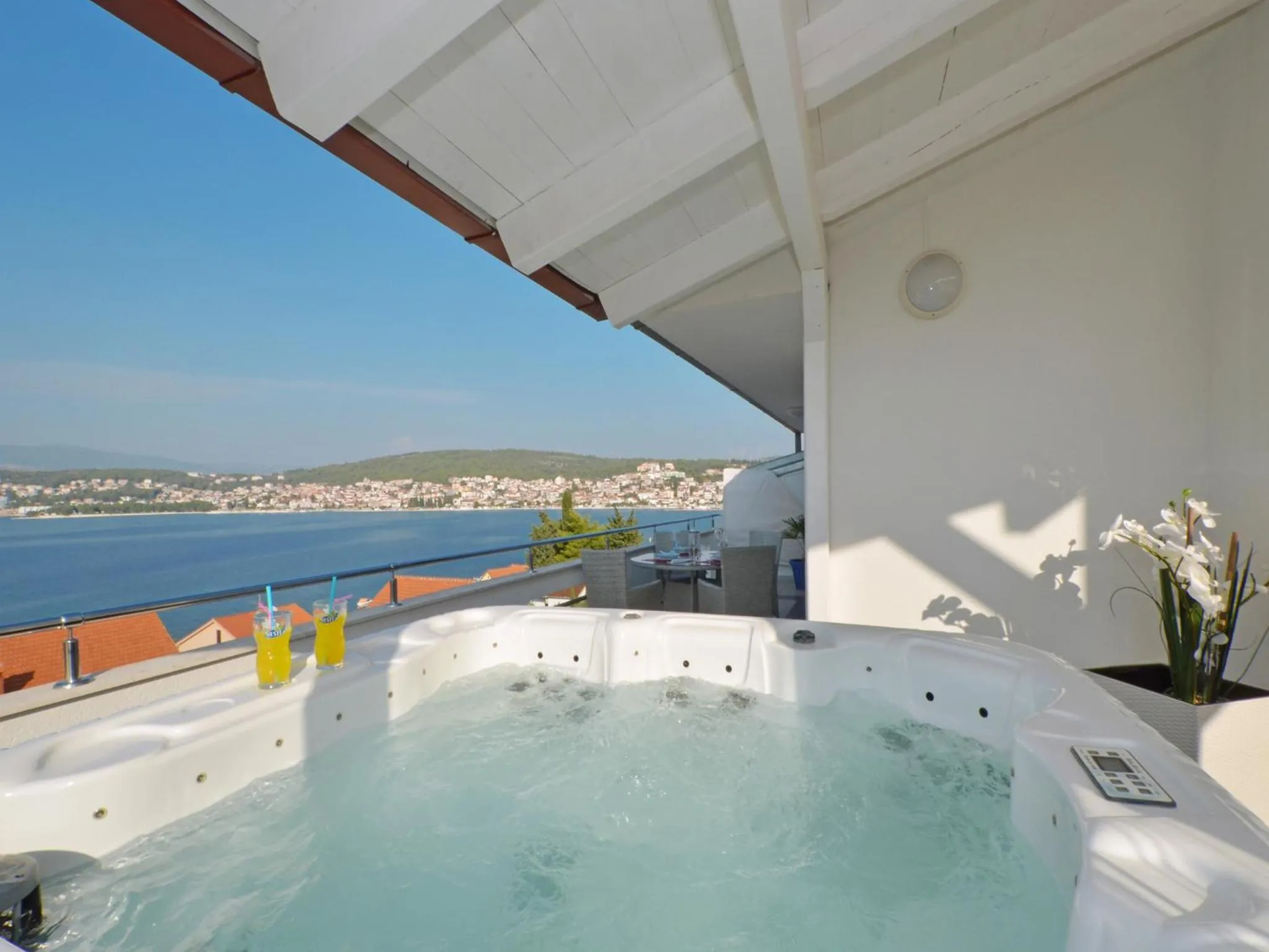 Hot Tub in Apartments Silva with a view of sea