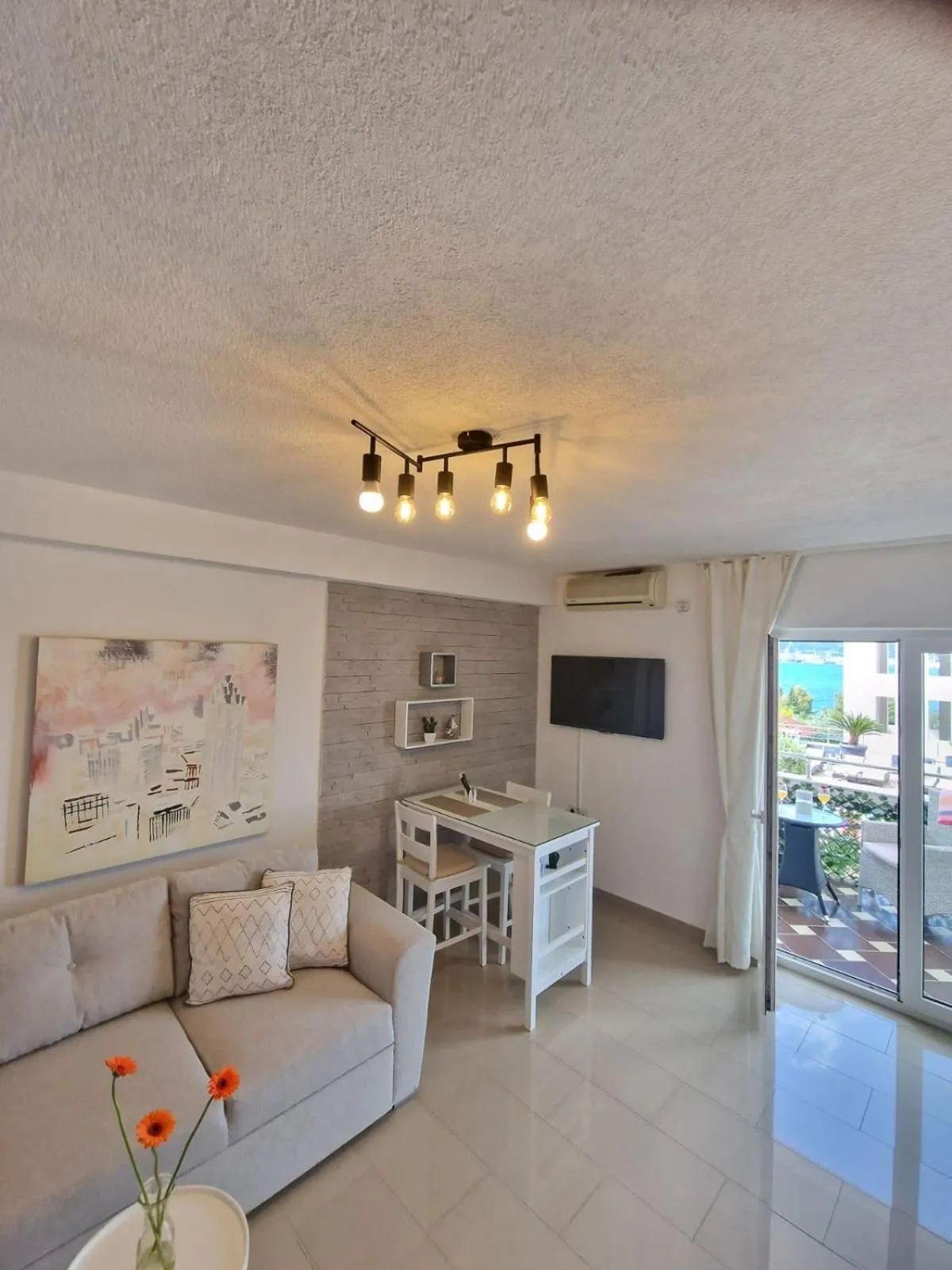 Apartments Silva with a view of sea