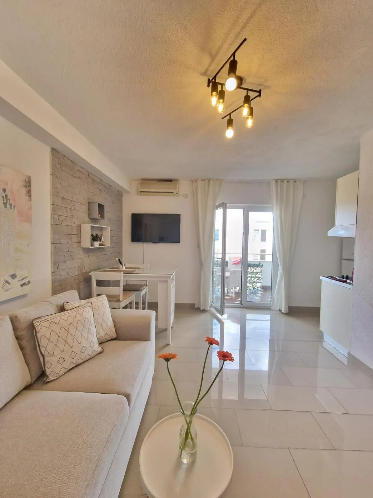 Apartments Silva with a view of sea