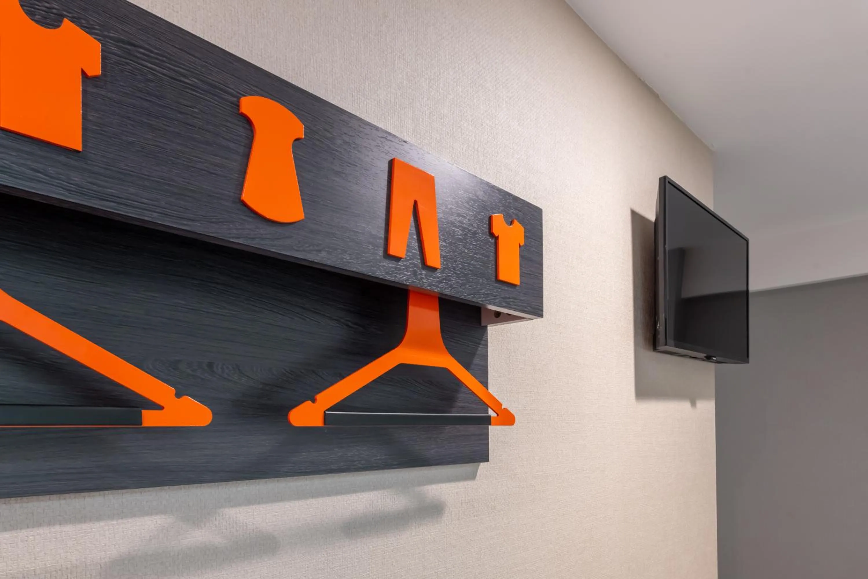 storage in easyHotel London City Shoreditch