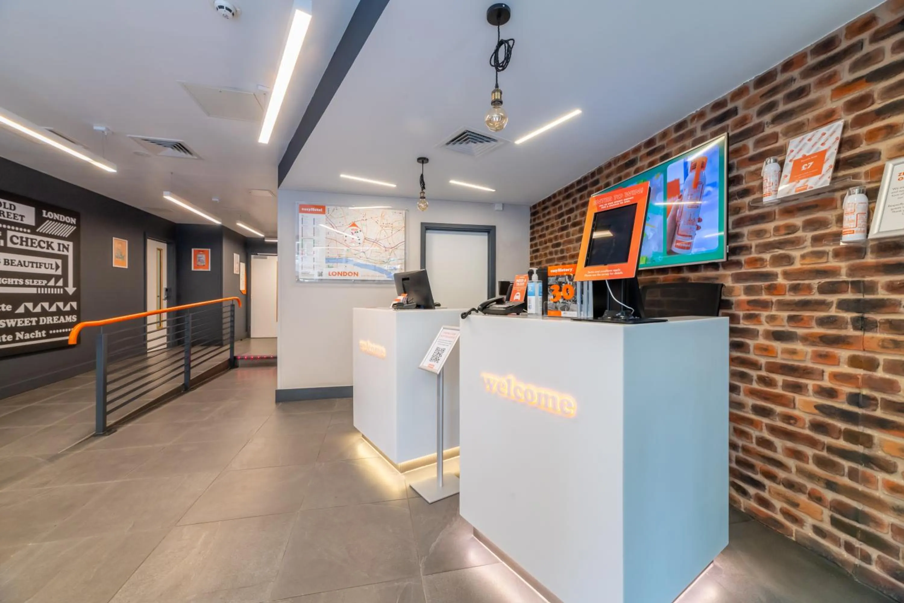 Lobby or reception in easyHotel London City Shoreditch