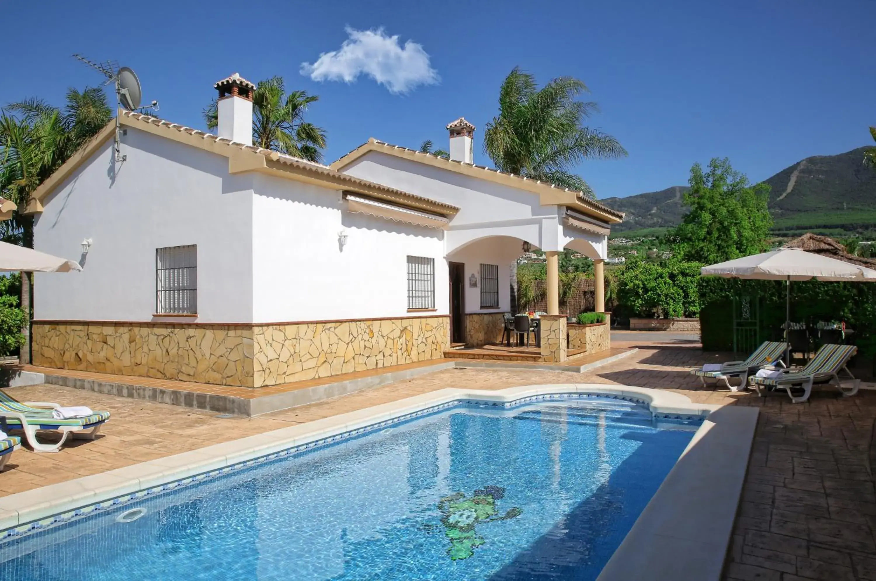 Casa Rural Típica Andaluza, WiFi,Piscina, Barbacoa, Aire Acondicionado, 5min Centros Casa Rural Típica Andaluza, WiFi,Piscina, Barbacoa, Aire Acondicionado, 5min Centros