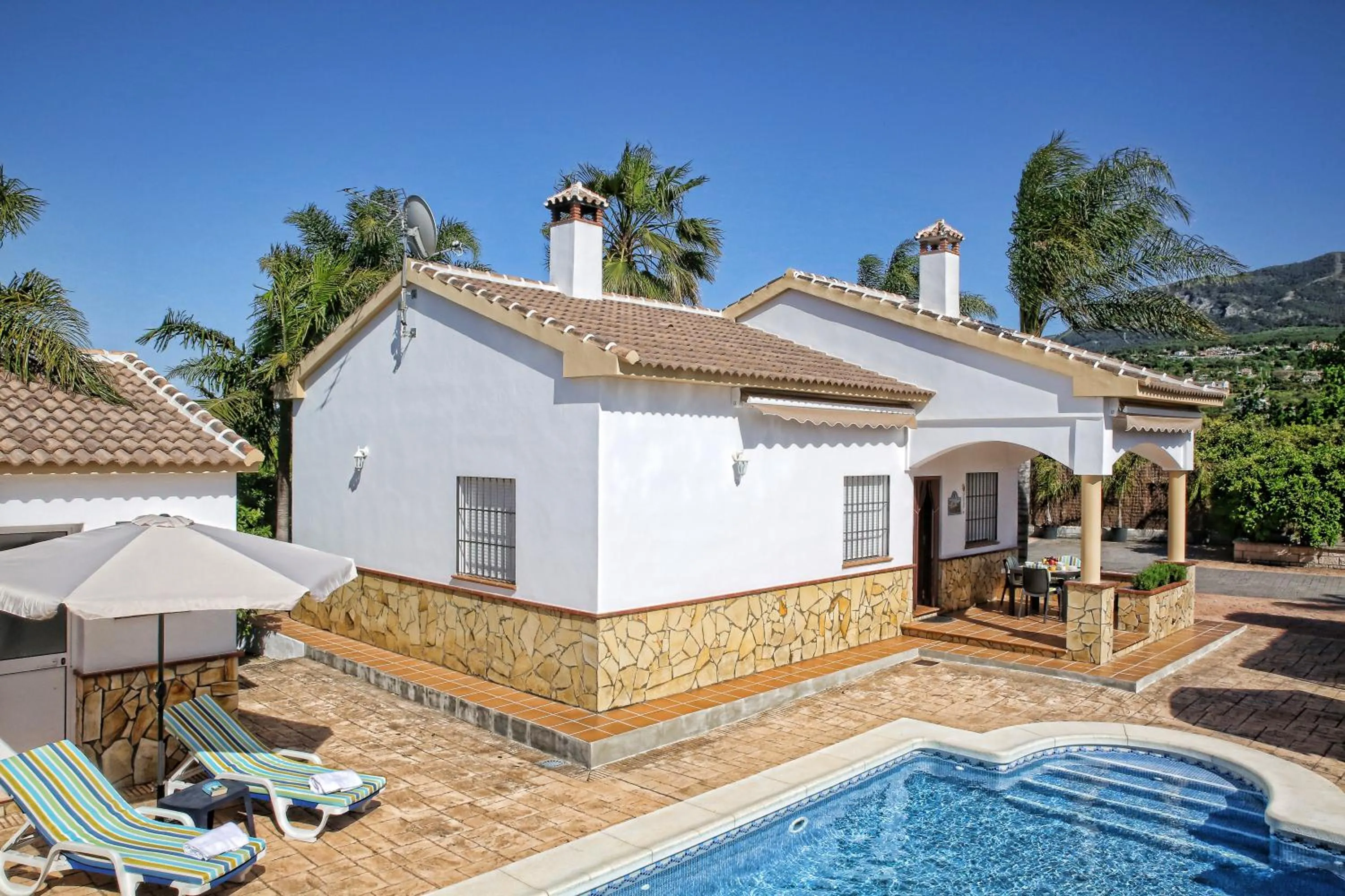 Casa Rural Típica Andaluza, WiFi,Piscina, Barbacoa, Aire Acondicionado, 5min Centros