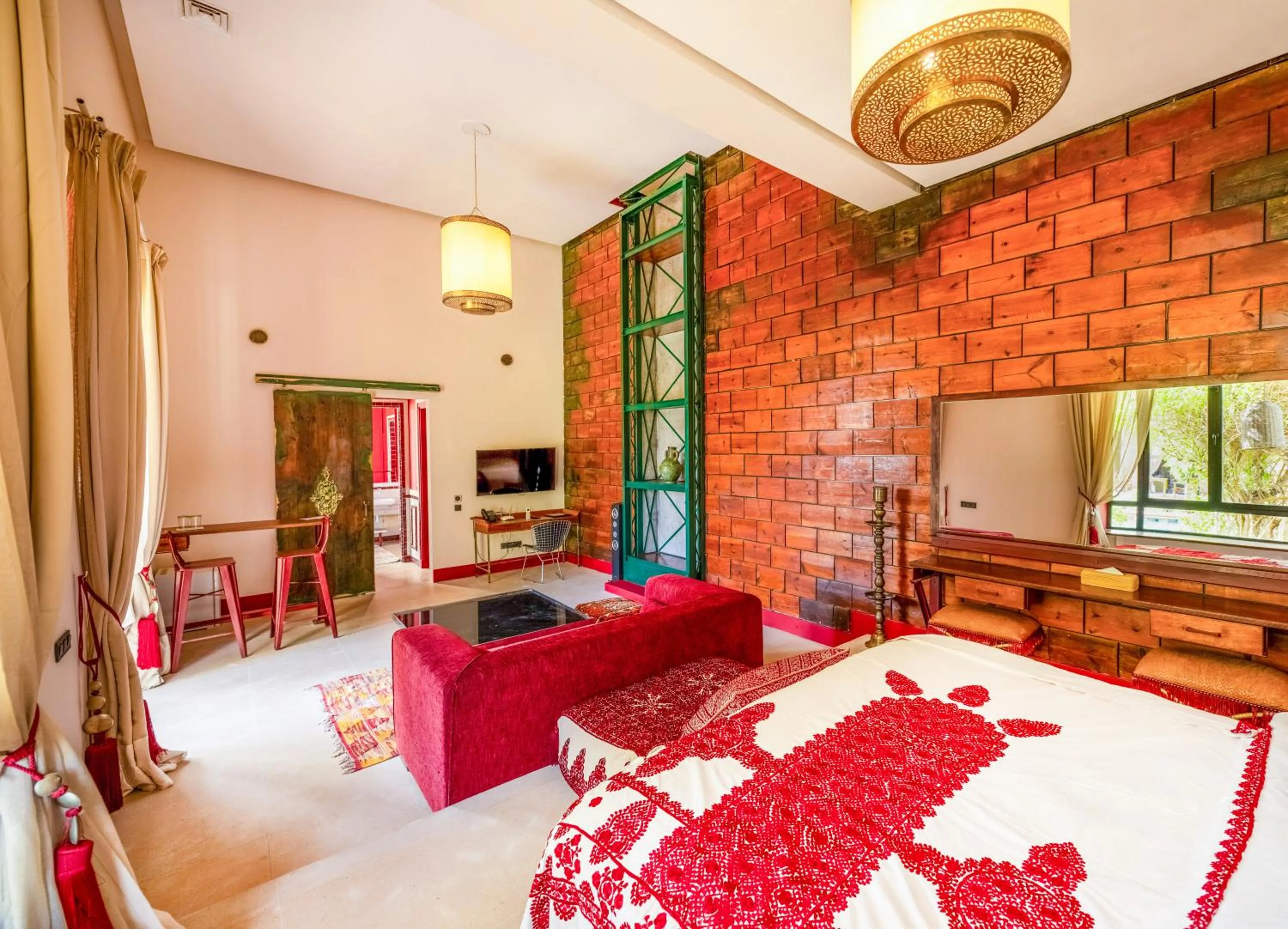 TV and multimedia, Bed in The Source Hotel Music & Spa