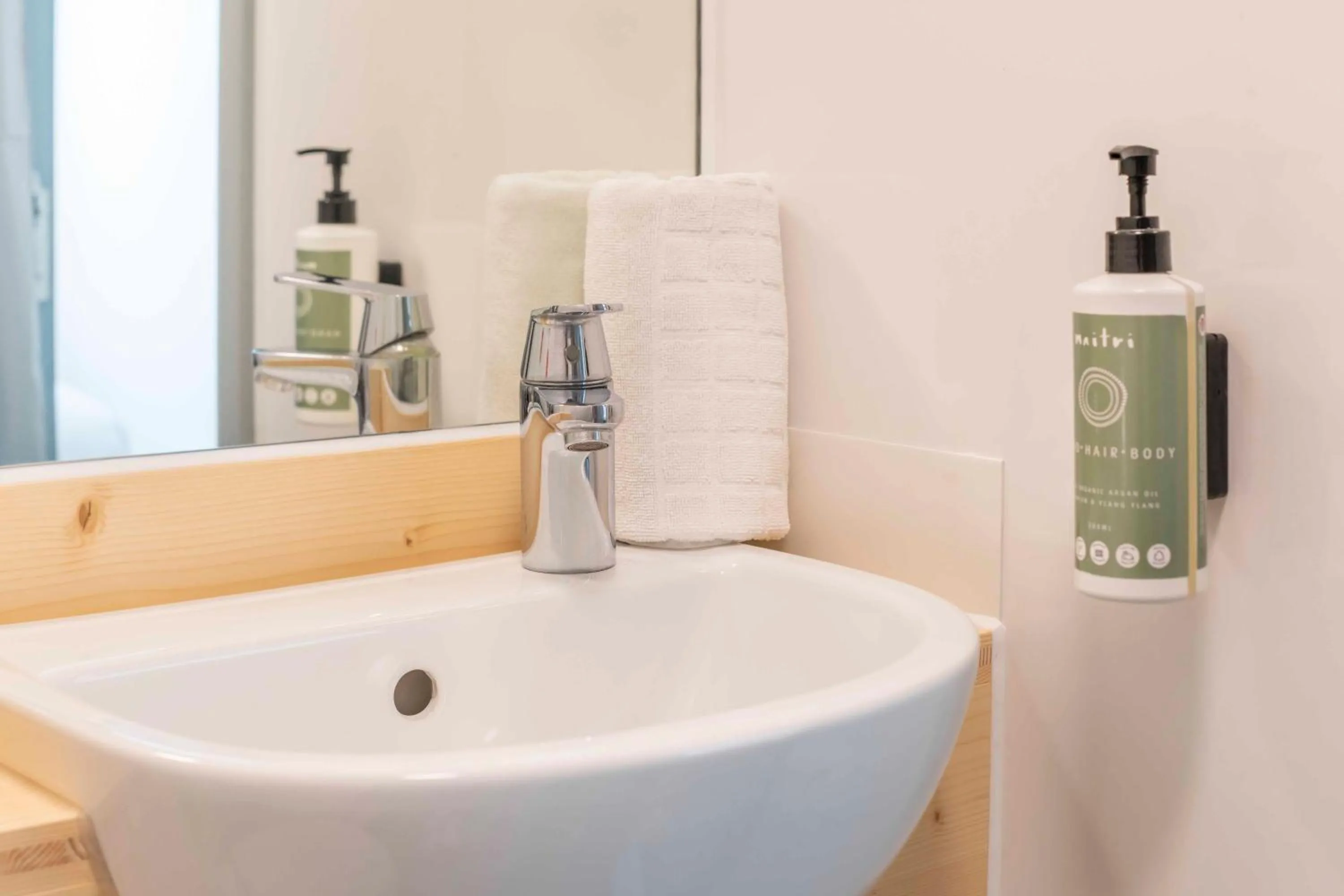 Bathroom in easyHotel Croydon