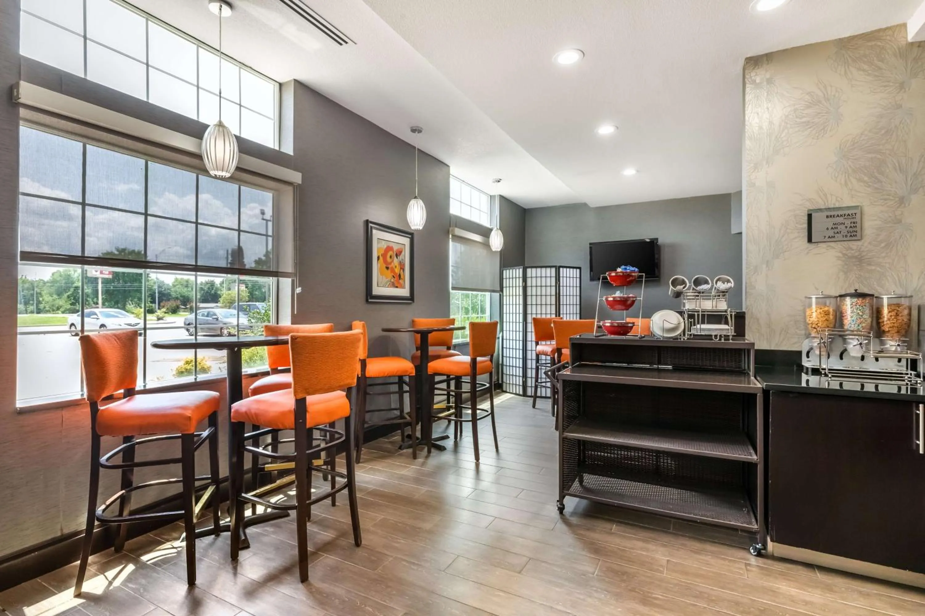 Breakfast in Best Western Plus Coweta's 1st Hotel