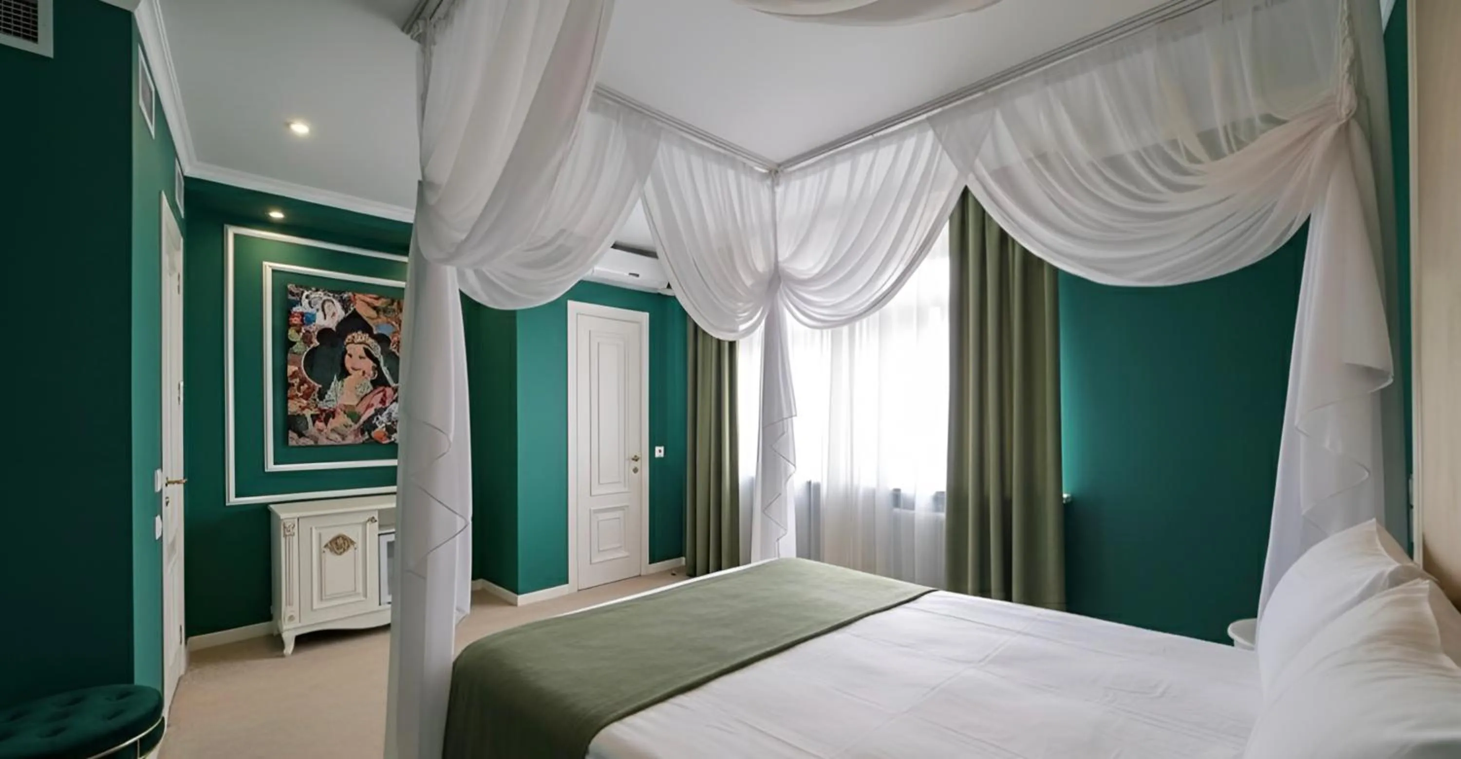 Seven Beauties Hotel