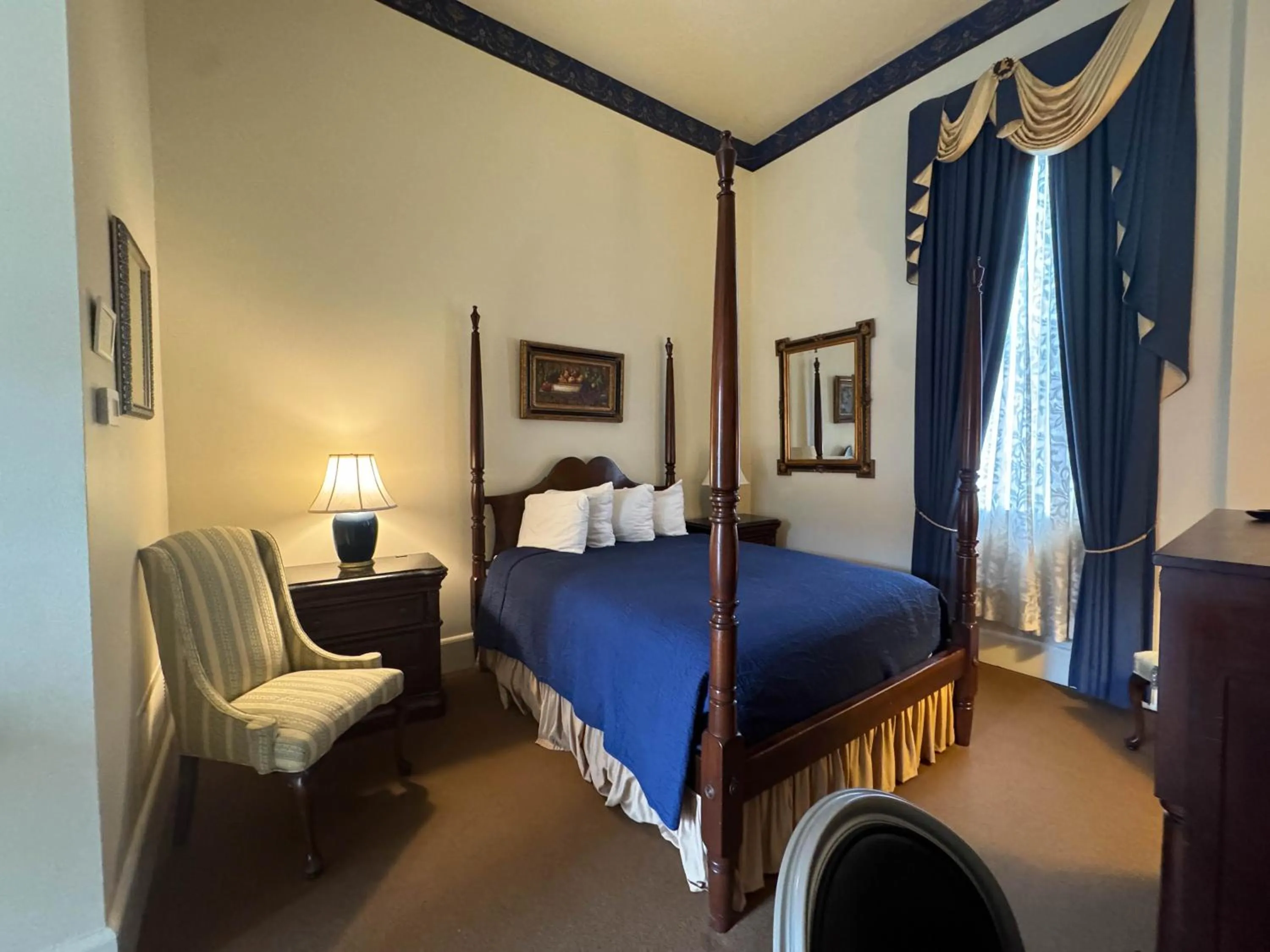 Bedroom, Bed in The Guest House Historic Mansion